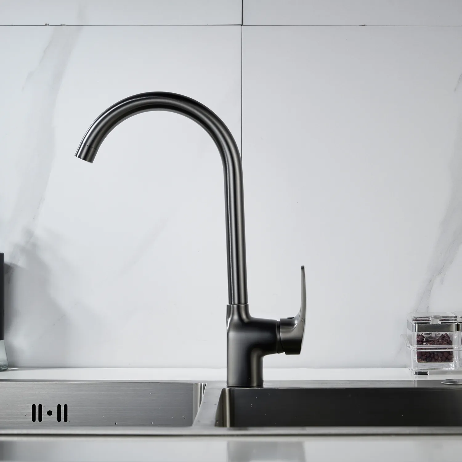 Смеситель для кухни Shevanik S5053T, оружейная сталь