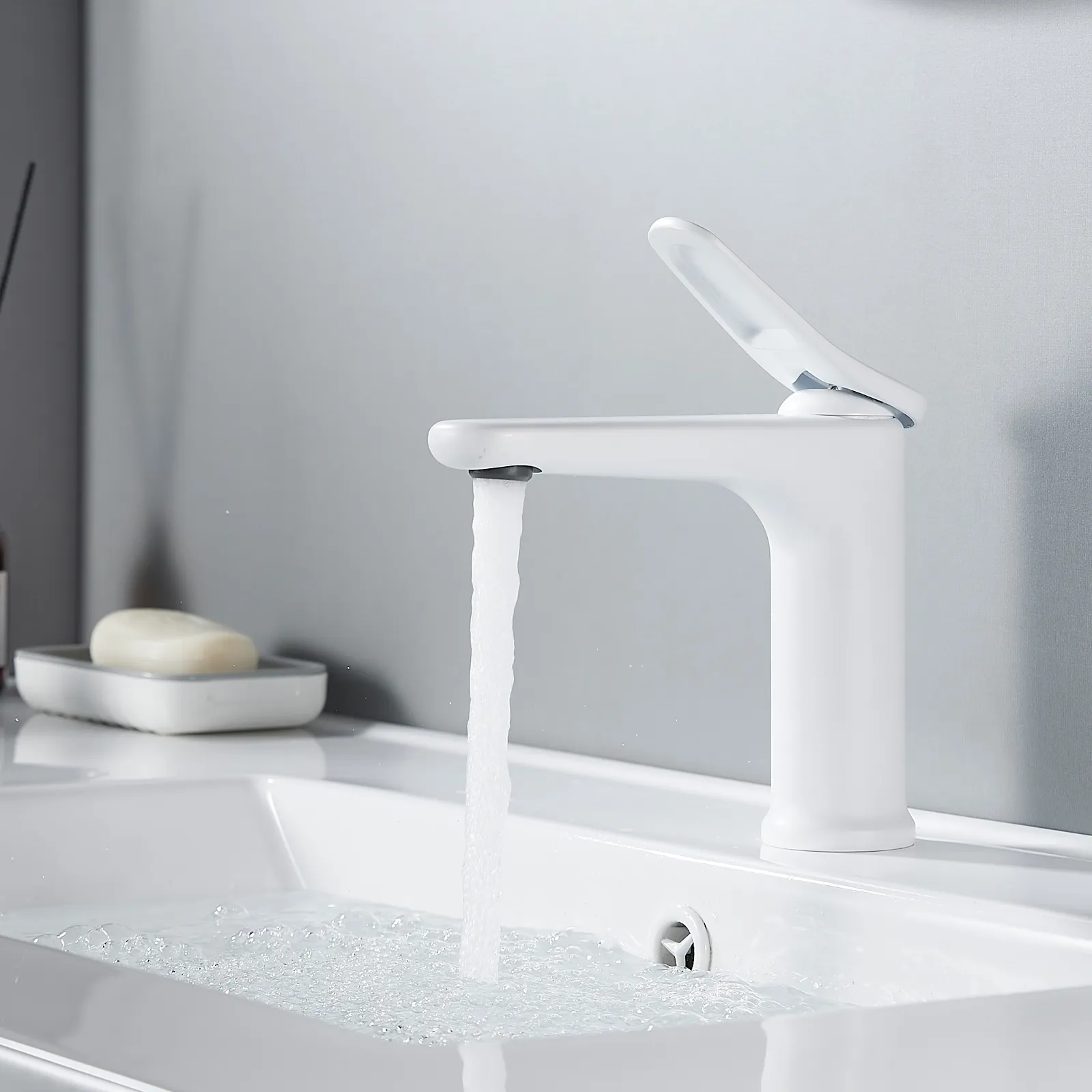 Смеситель для раковины Shevanik S4701C, белый