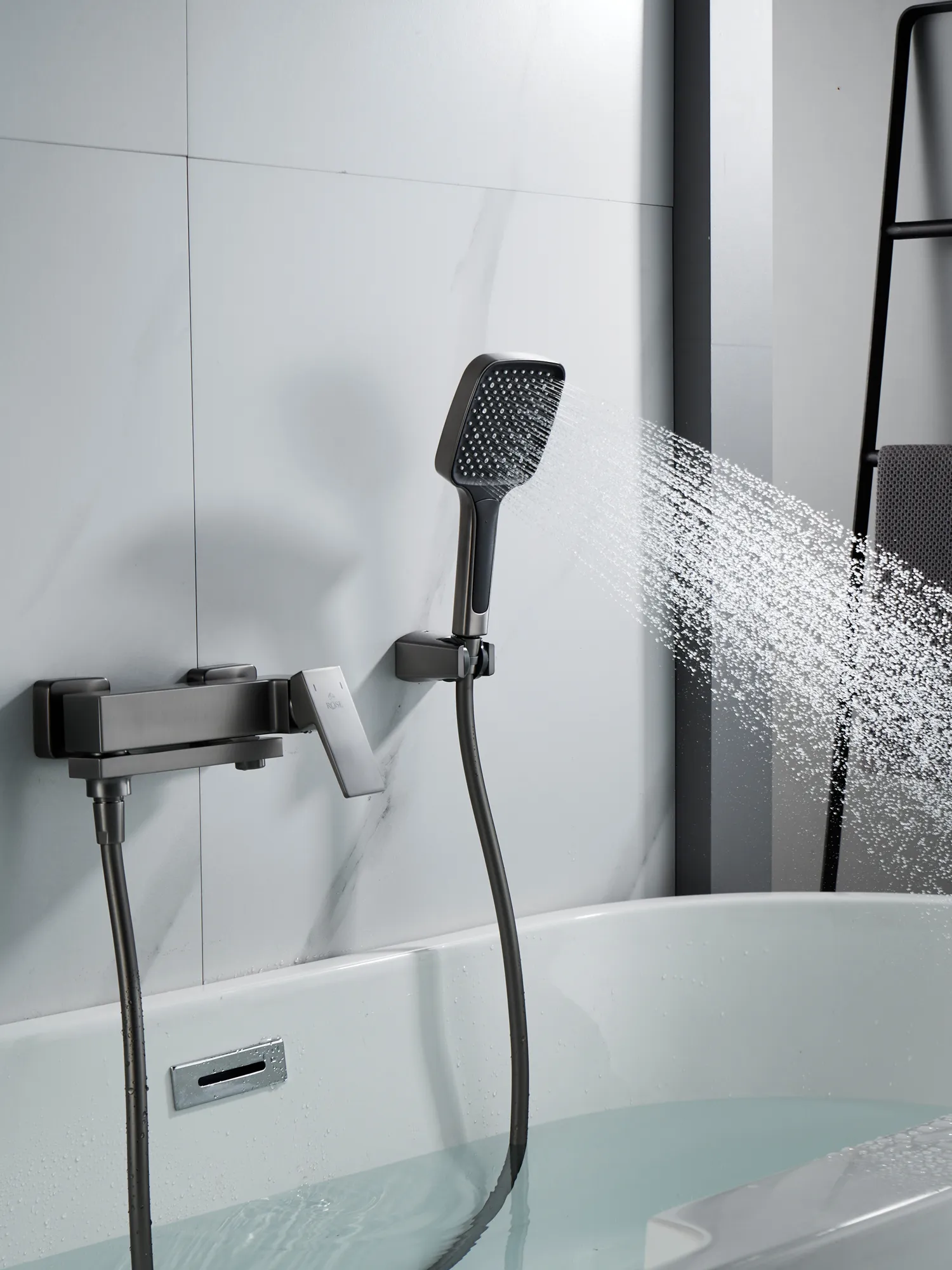 Смеситель для ванны Rose R2802T, оружейная сталь