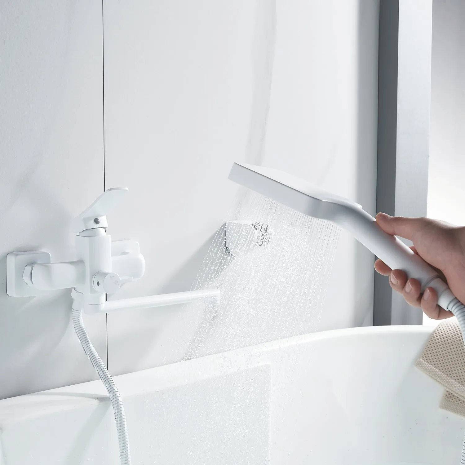 Смеситель для ванны Shevanik S9902C, белый