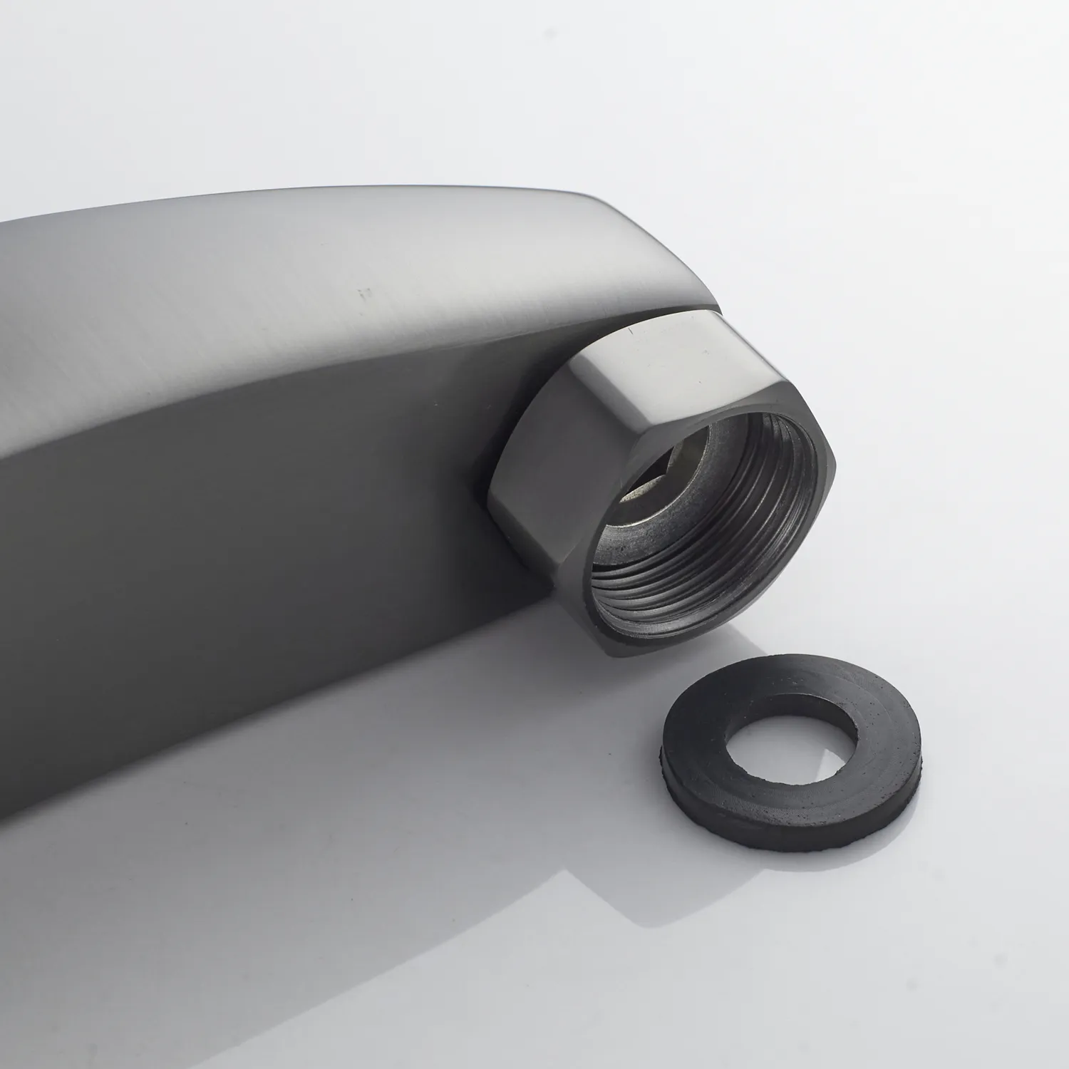 Смеситель для душа Shevanik S5016T, оружейная сталь