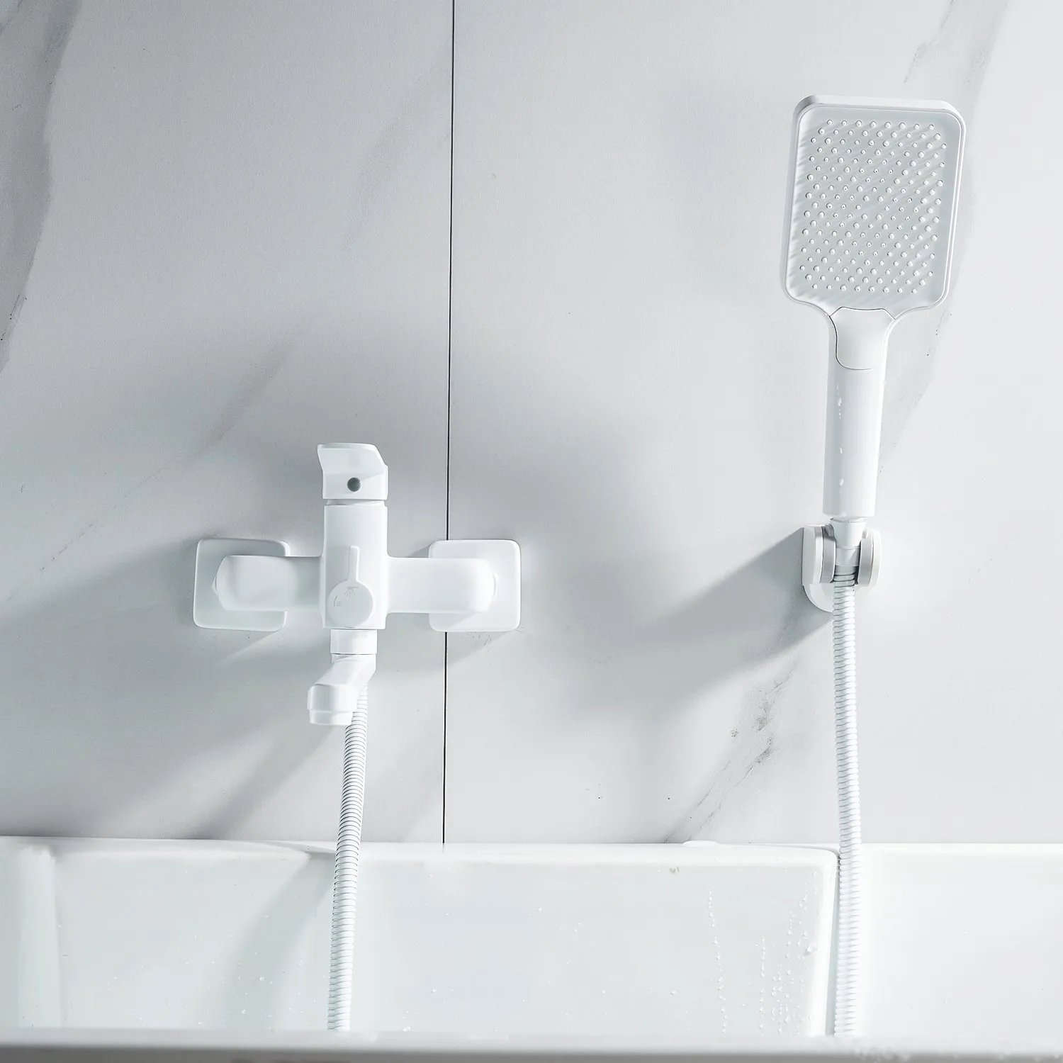 Смеситель для ванны Shevanik S9902C, белый