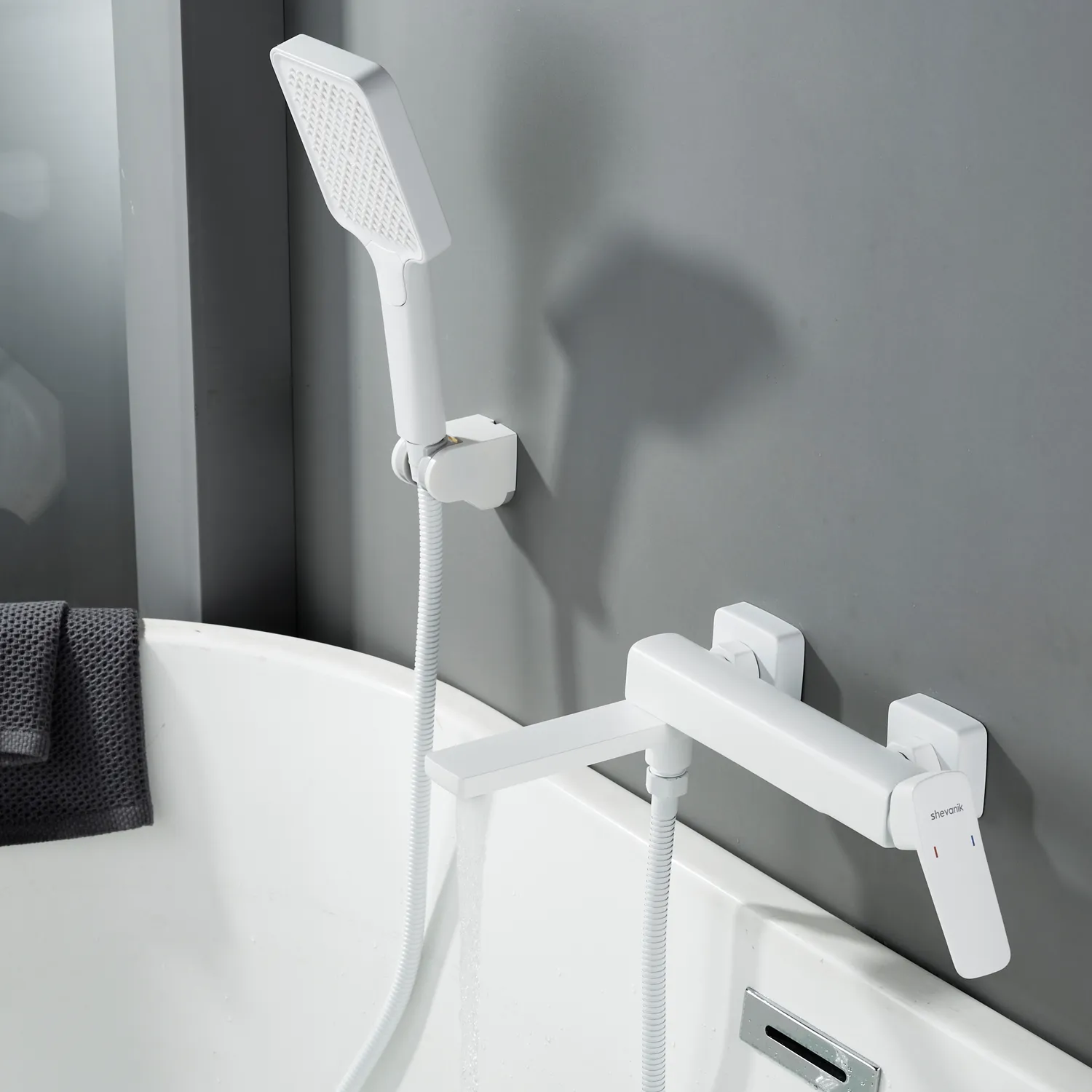 Смеситель для ванны Shevanik S9952C, белый