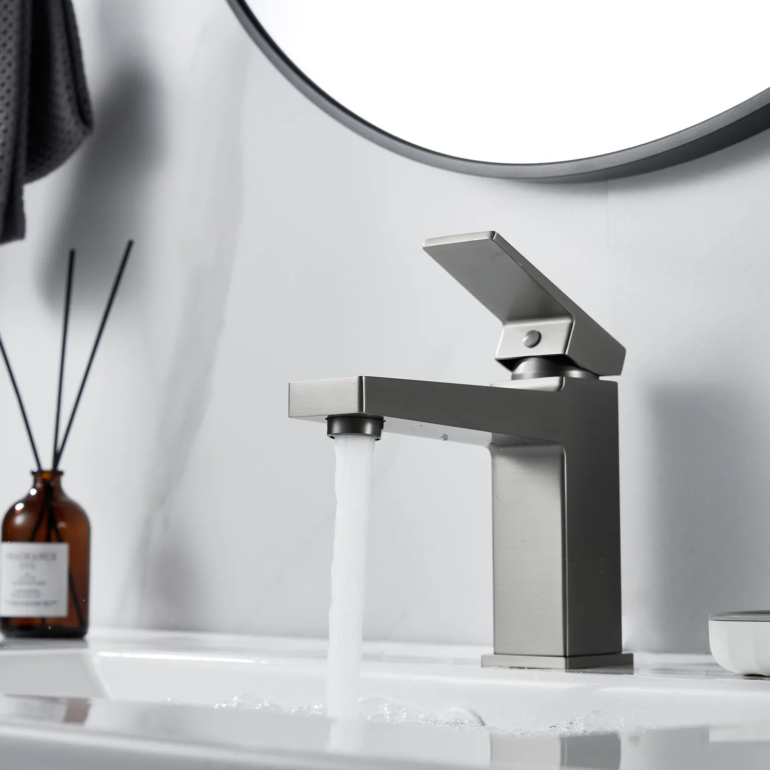 Смеситель для раковины Rose R2801T, оружейная сталь