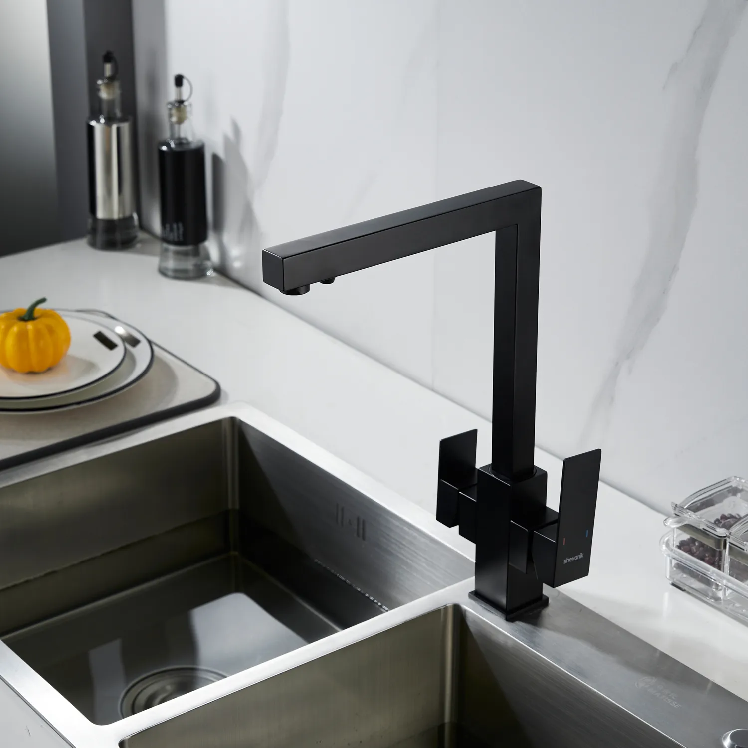Смеситель для кухни с подключением фильтра Shevanik S148H, черный