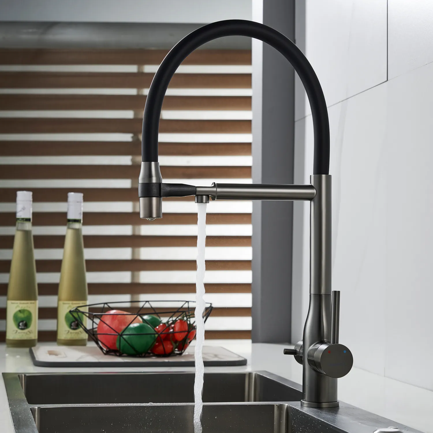 Смеситель для кухни с гибким изливом и подключением фильтра Shevanik S378T, оружейная сталь