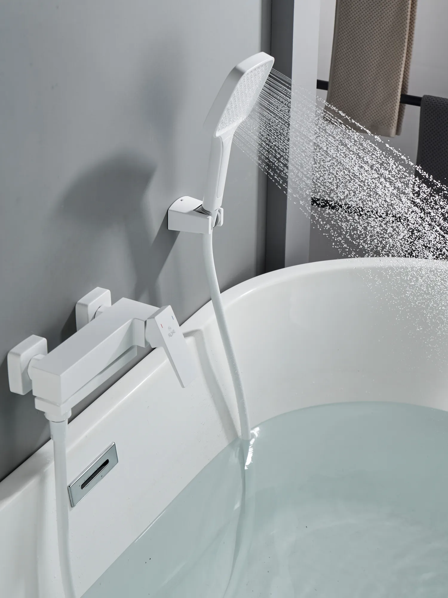 Смеситель для ванны Rose R2802C, белый