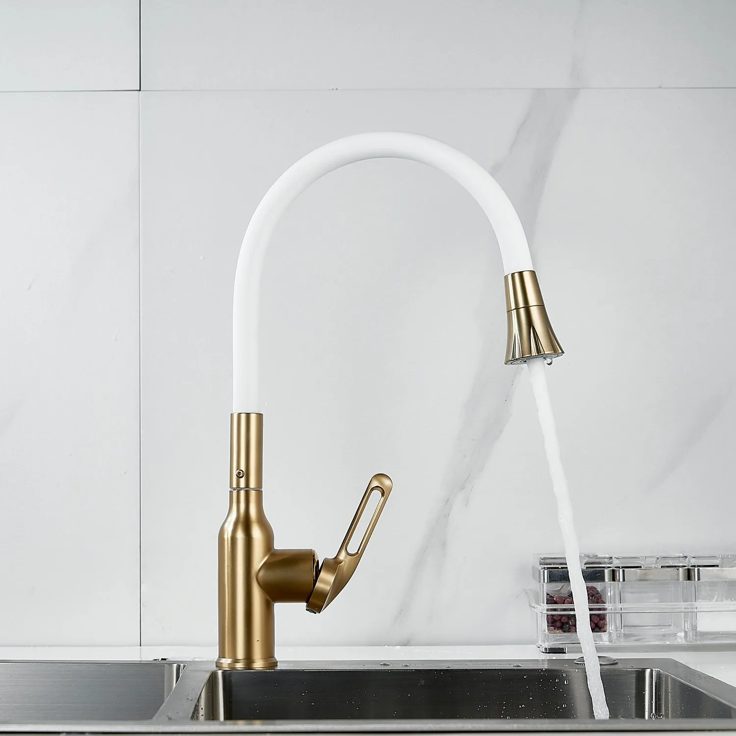 Смеситель для кухни с гибким изливом Raffine F303G-1, золотой сатин