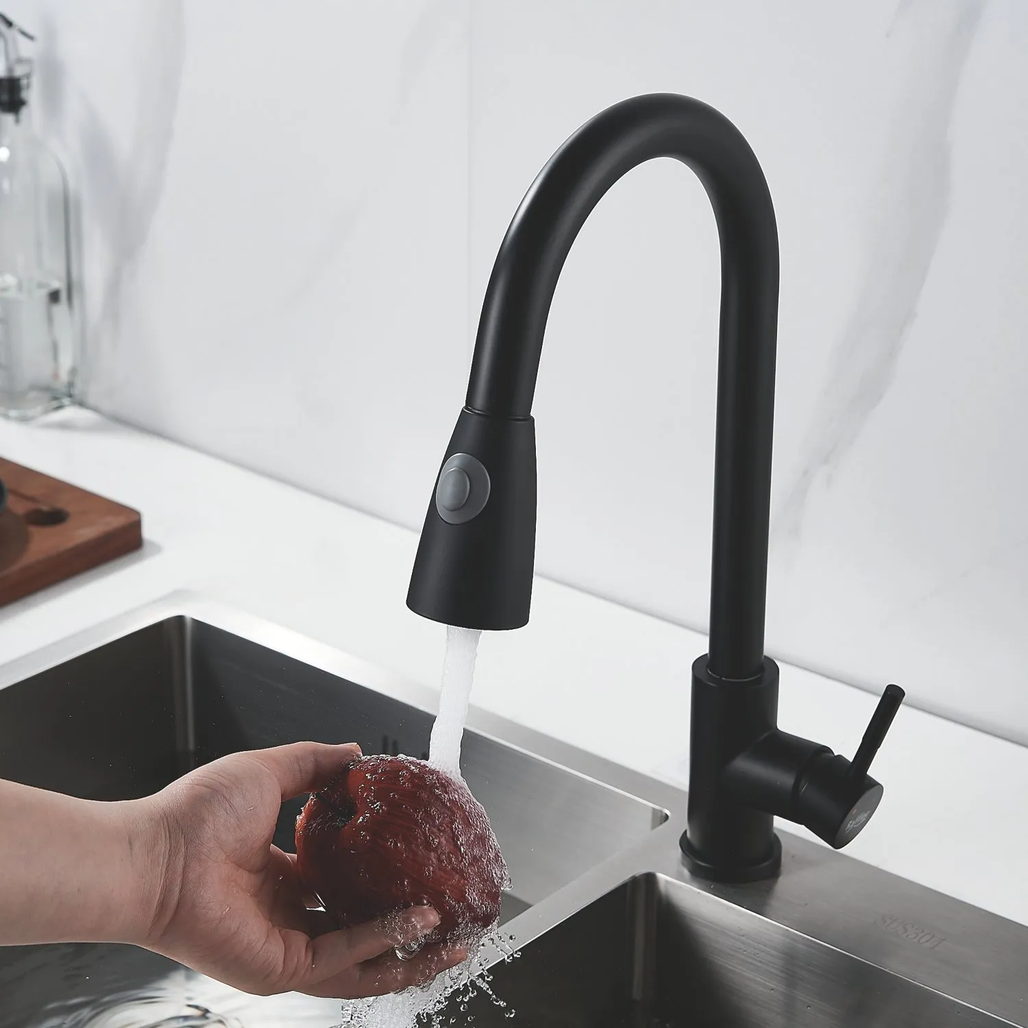 Смеситель для кухни с выдвижным изливом Raffine F213H, черный