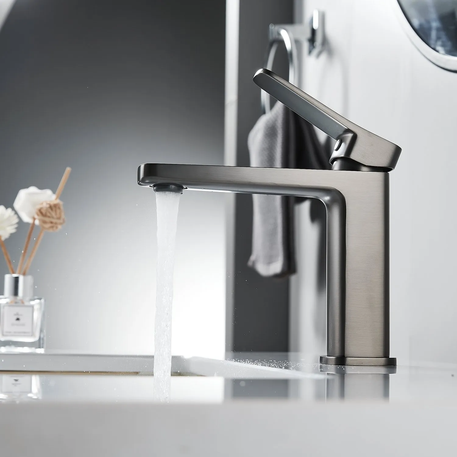 Смеситель для раковины Shevanik S9901T, оружейная сталь