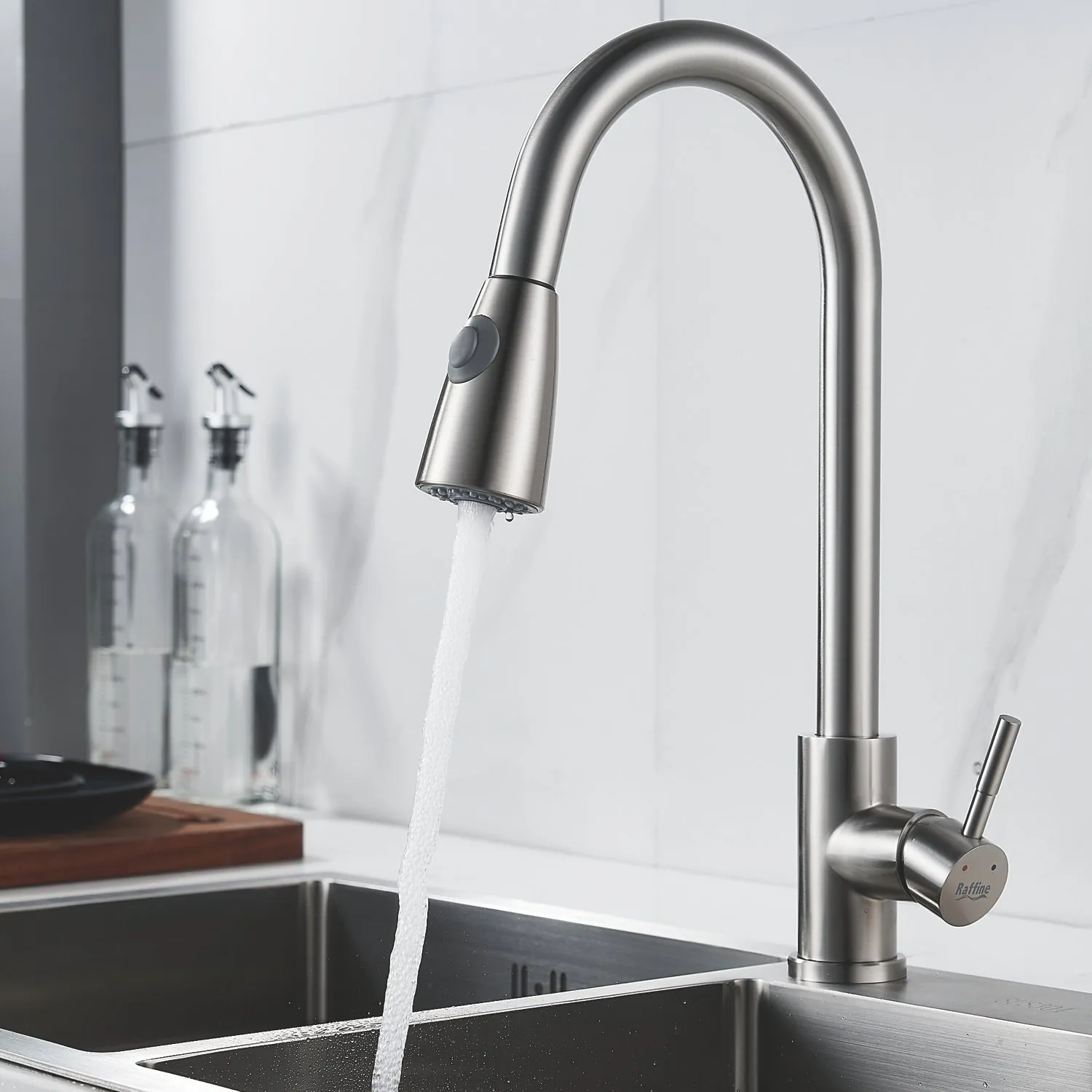 Смеситель для кухни с выдвижным изливом Raffine F213L, сатин