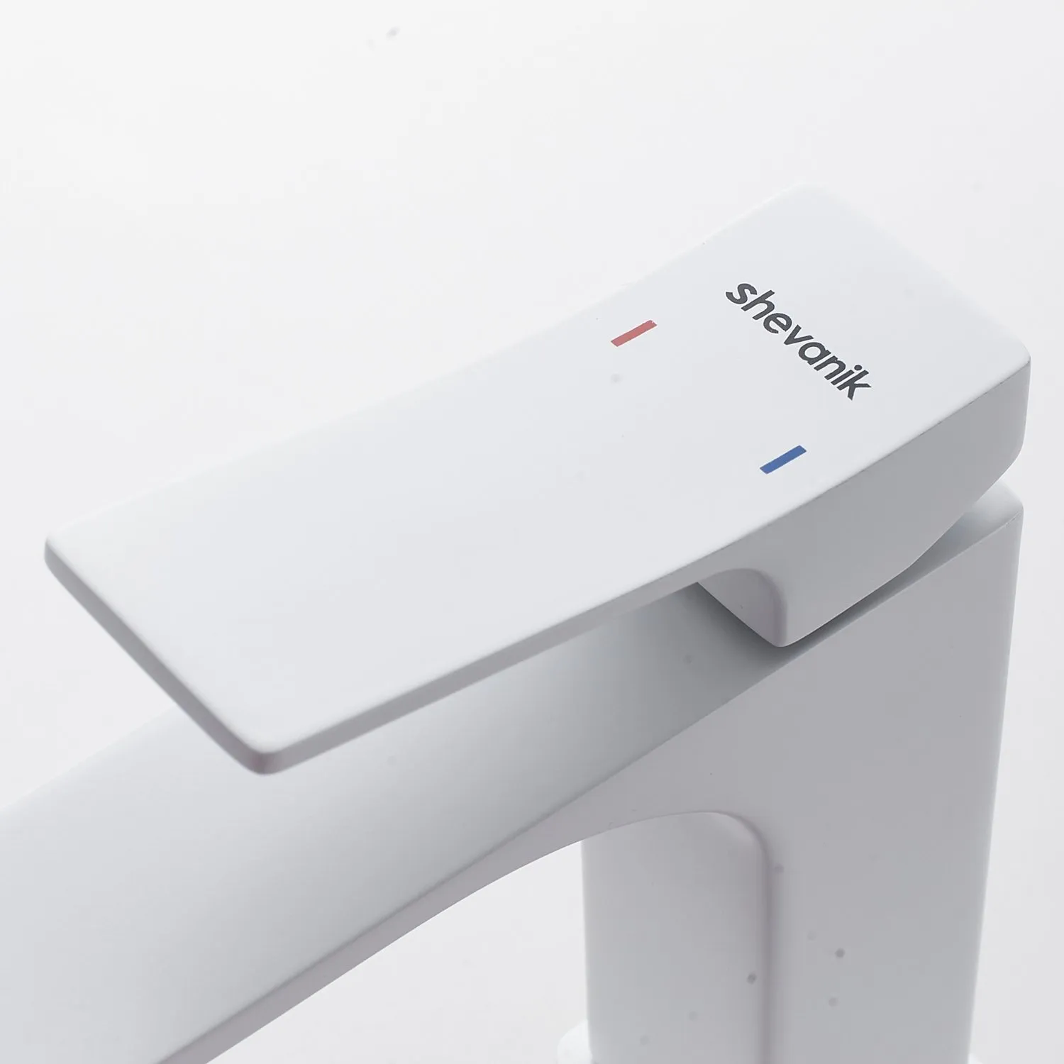 Смеситель для раковины Shevanik S6101C, белый