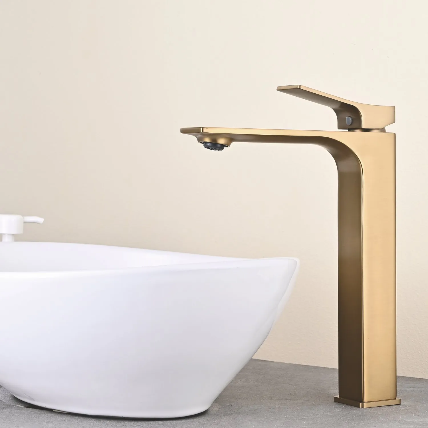 Смеситель для раковины высокий Shevanik S6111G, золотой сатин