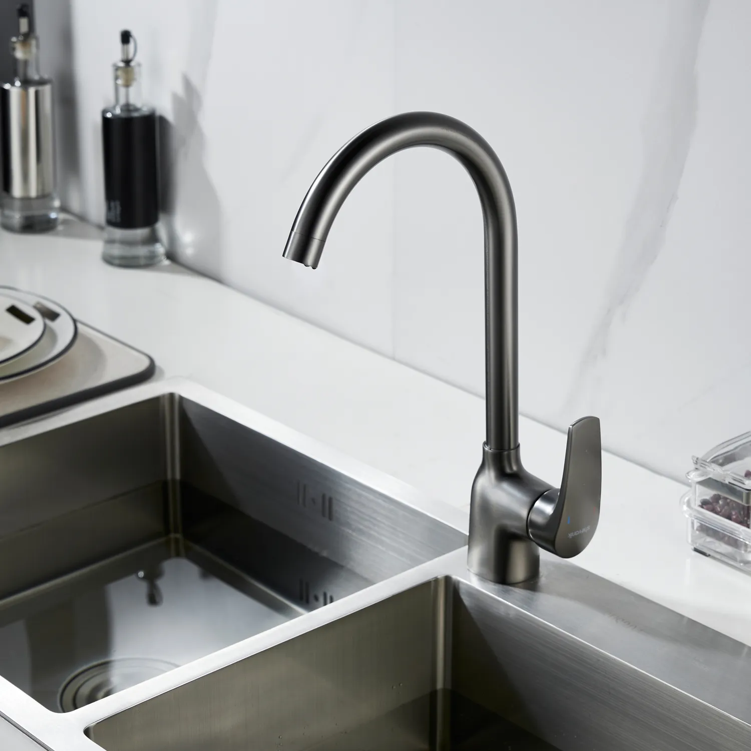 Смеситель для кухни Shevanik S5053T, оружейная сталь