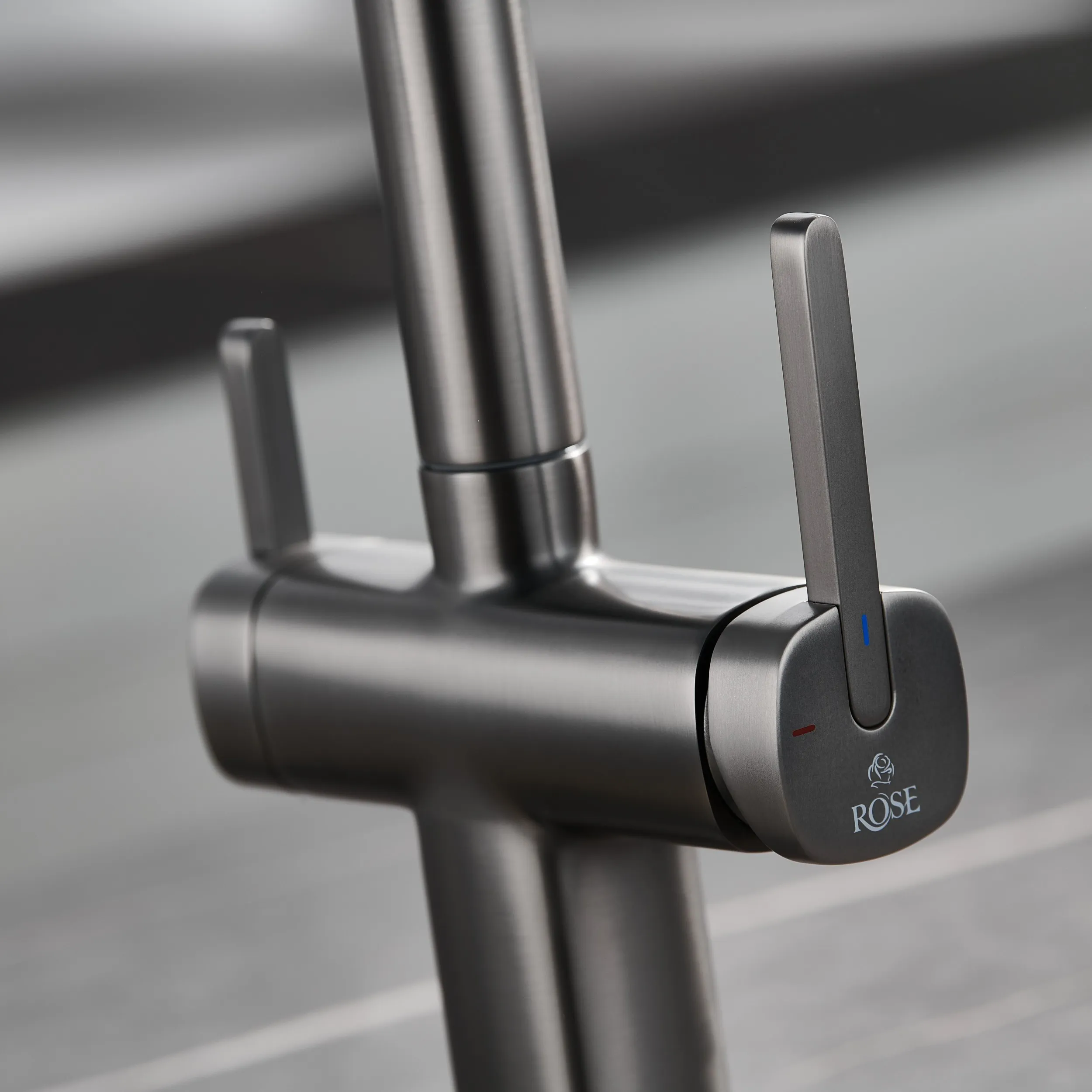 Смеситель для кухни с подключением фильтра для воды Rose R358T, оружейная сталь