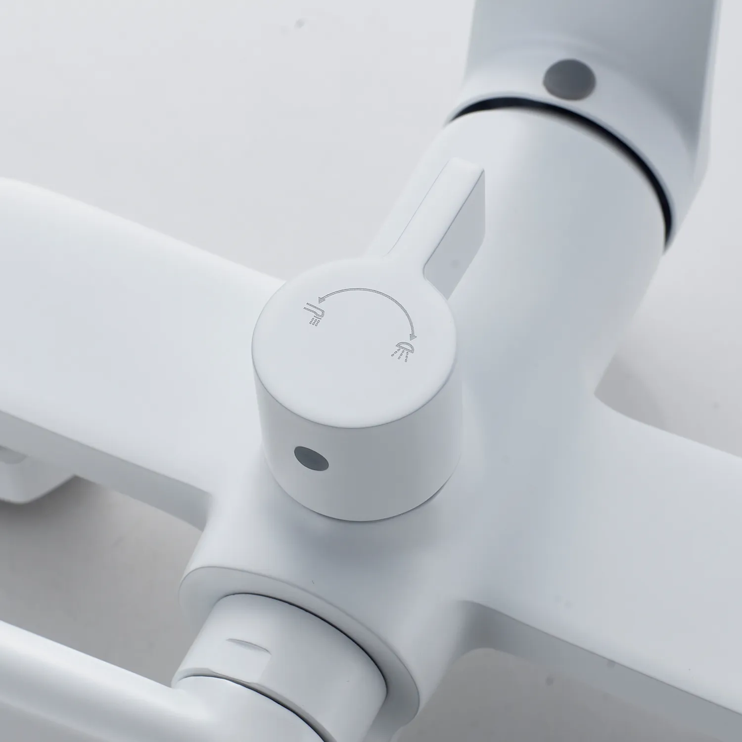 Смеситель для ванны Shevanik S4322C, белый