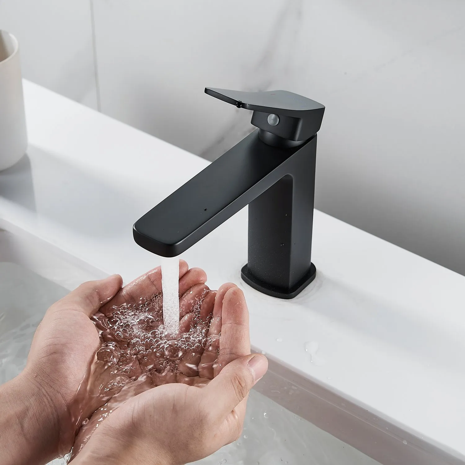 Смеситель для раковины Shevanik S9901H, черный