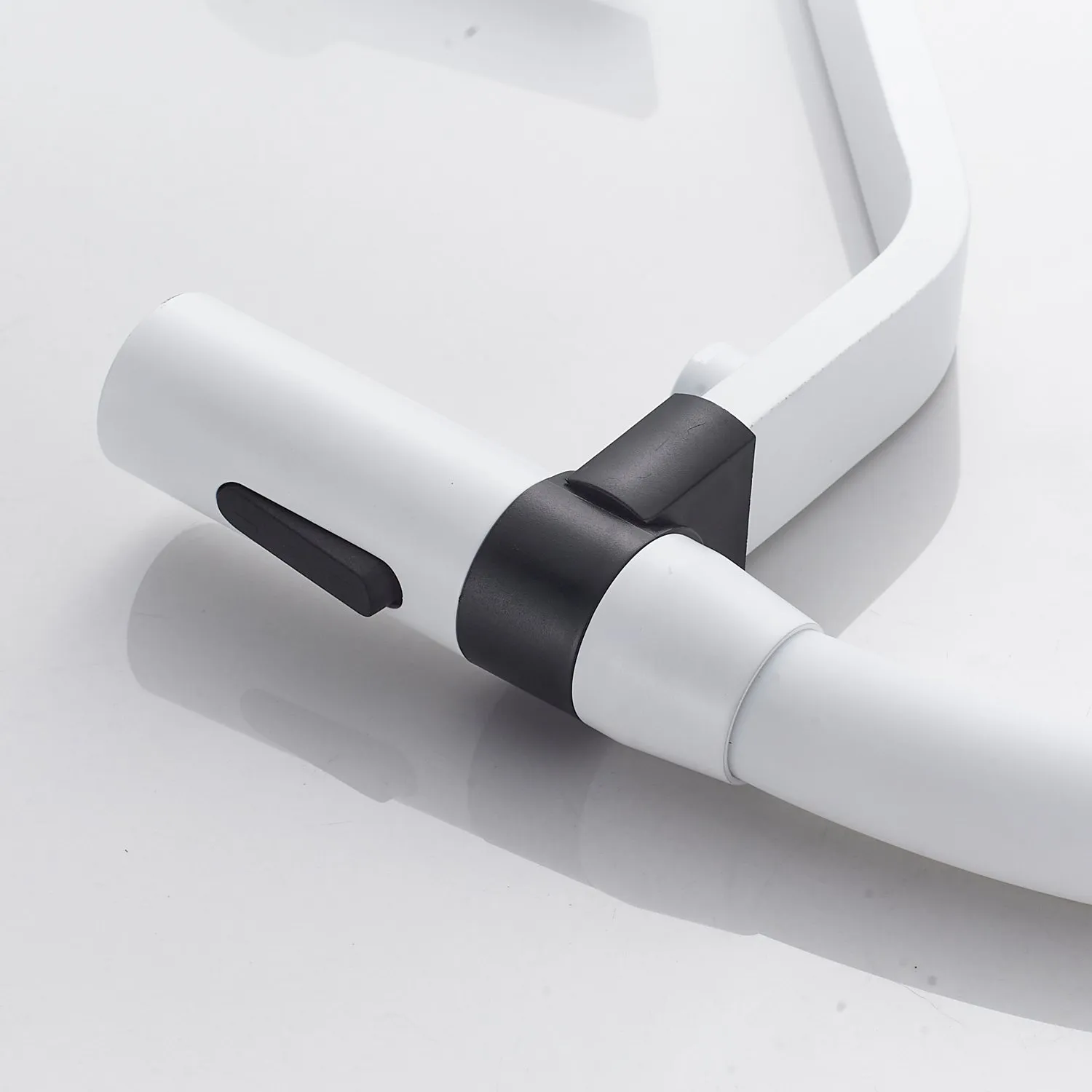 Смеситель для кухни с гибким изливом и подключением фильтра Shevanik S278C, белый