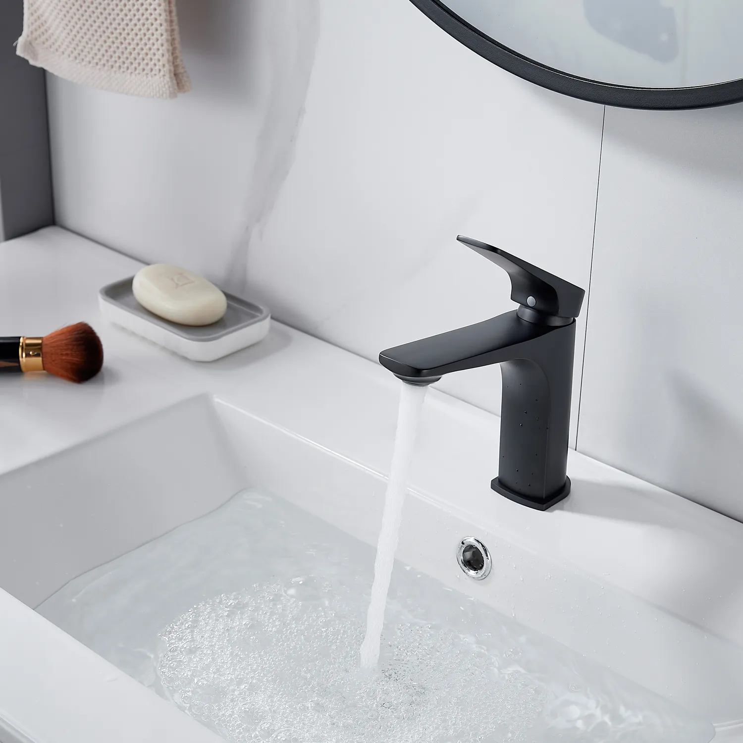 Смеситель для раковины Shevanik S4201H, черный