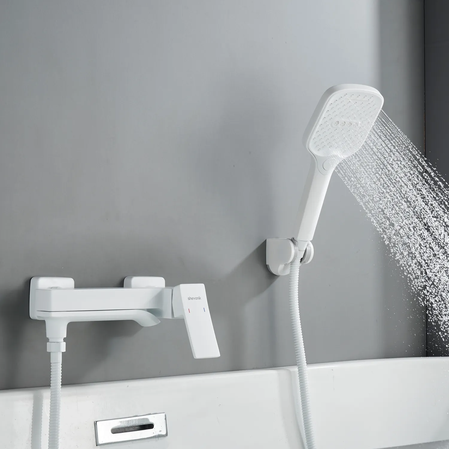 Смеситель для ванны Shevanik S4002C, белый