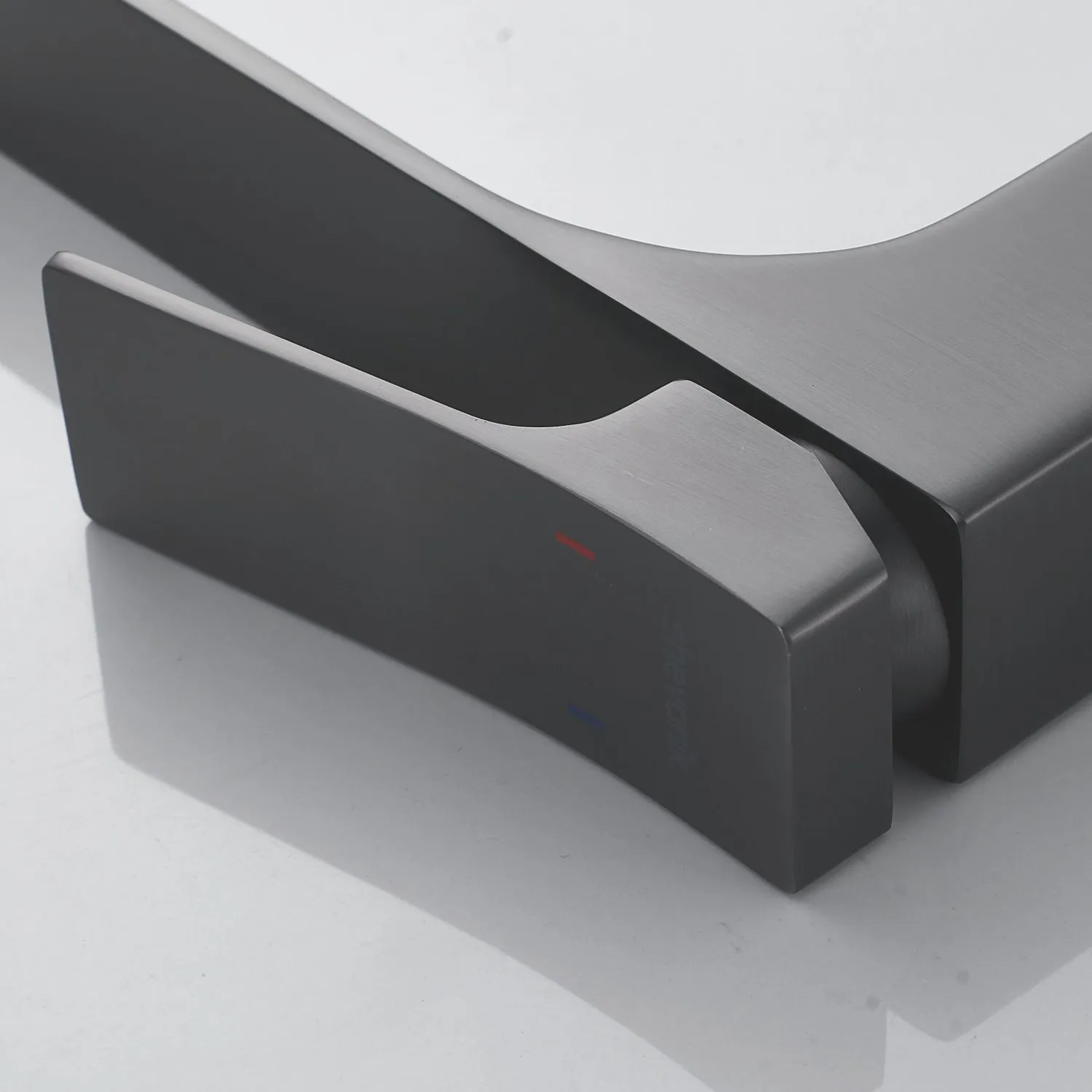 Смеситель для раковины высокий Shevanik S6111T, оружейная сталь