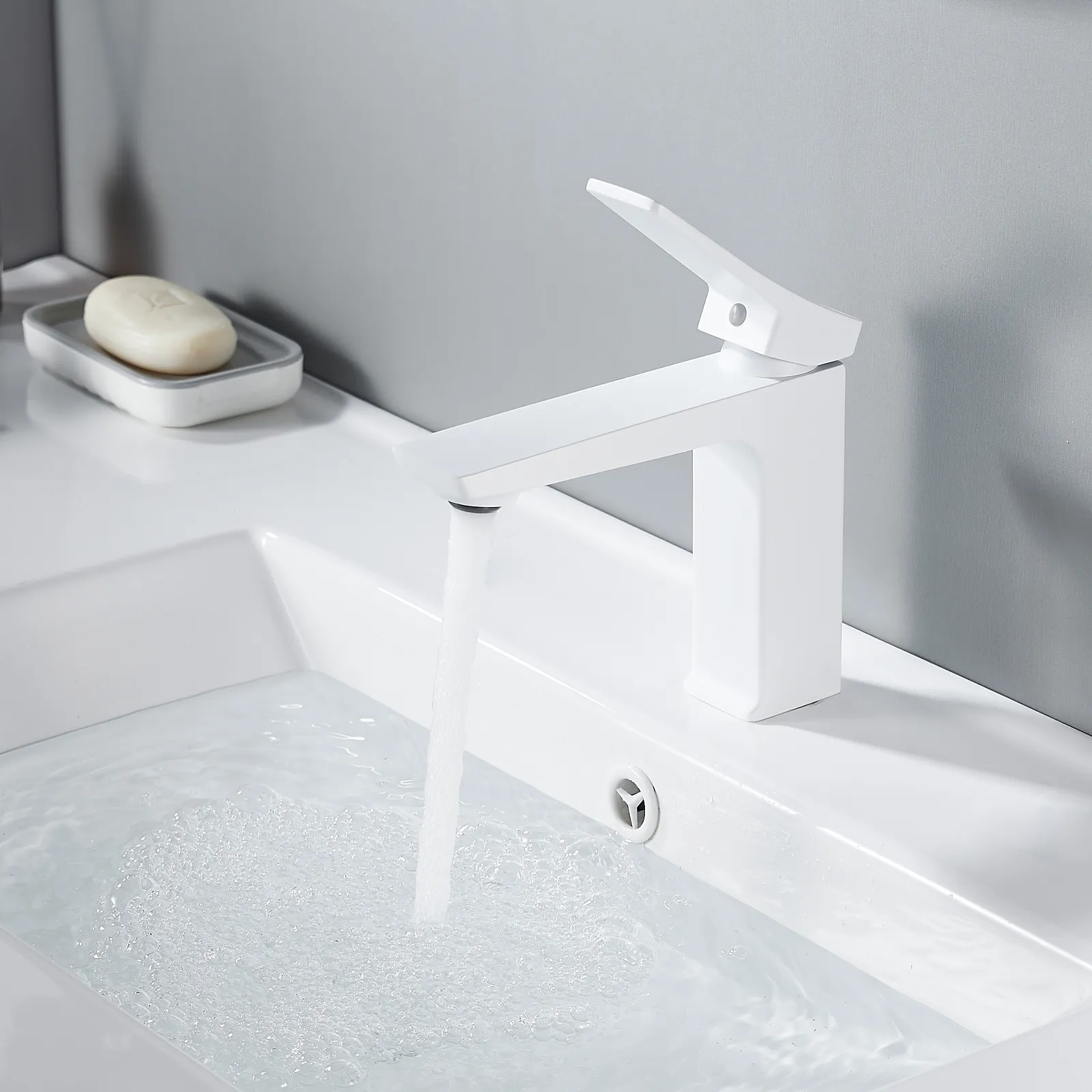 Смеситель для раковины Shevanik S4401C, белый