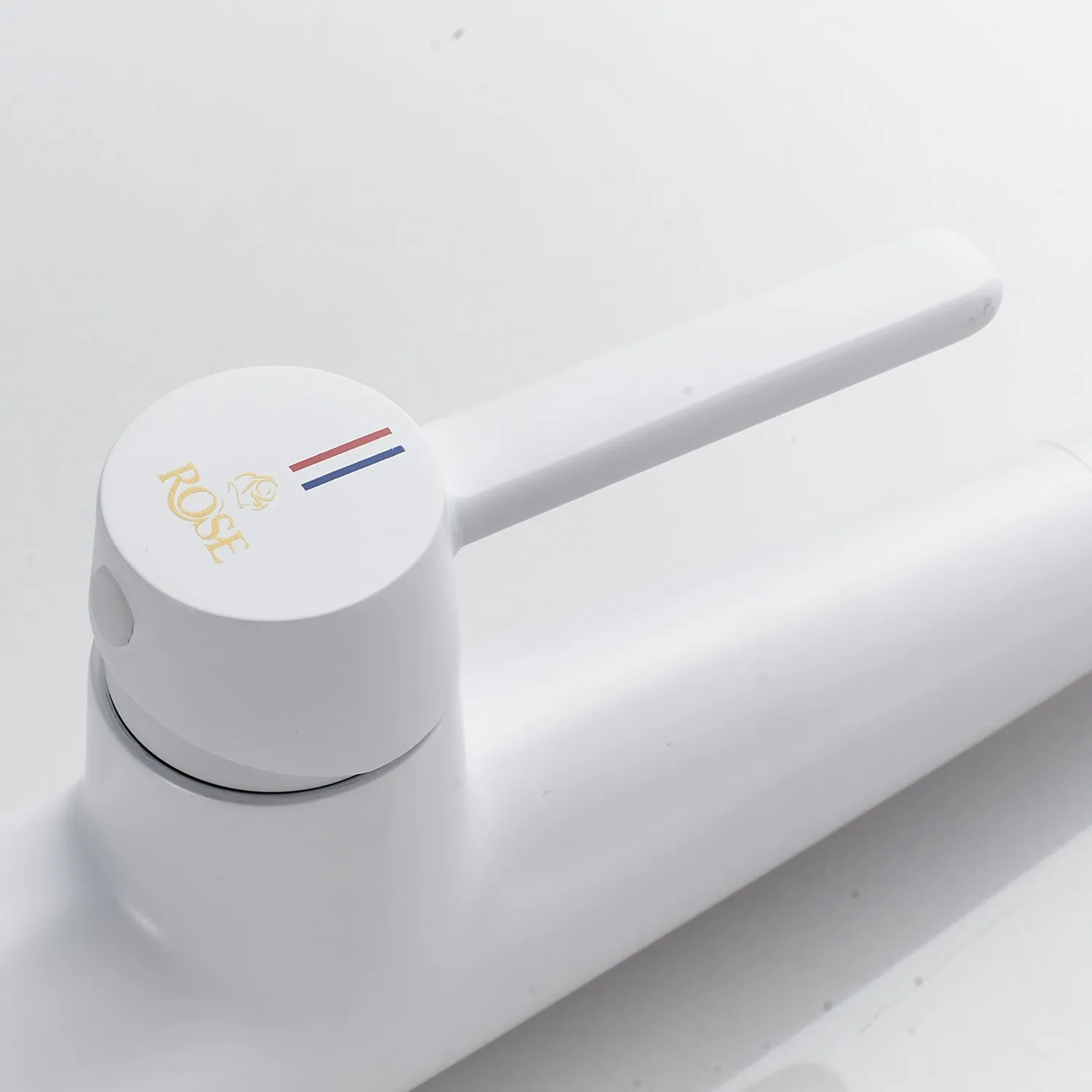 Смеситель для кухни с гибким изливом и режимом "душ" Rose R213C, белый