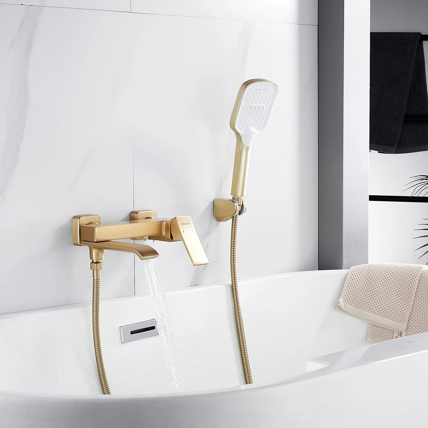 Смеситель для ванны Shevanik S4002G, золотой сатин