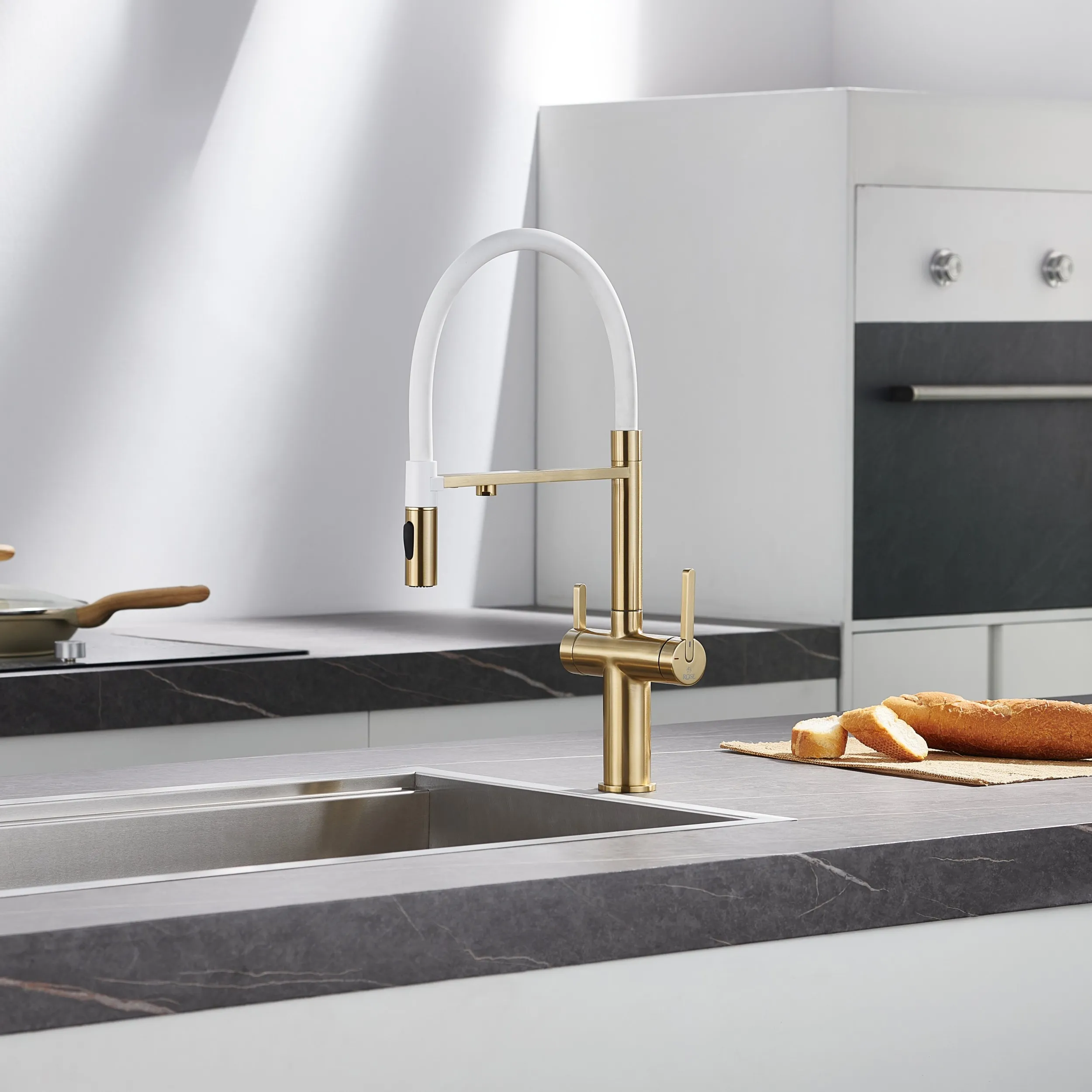 Смеситель для кухни с подключением фильтра для воды Rose R458G, золотой сатин