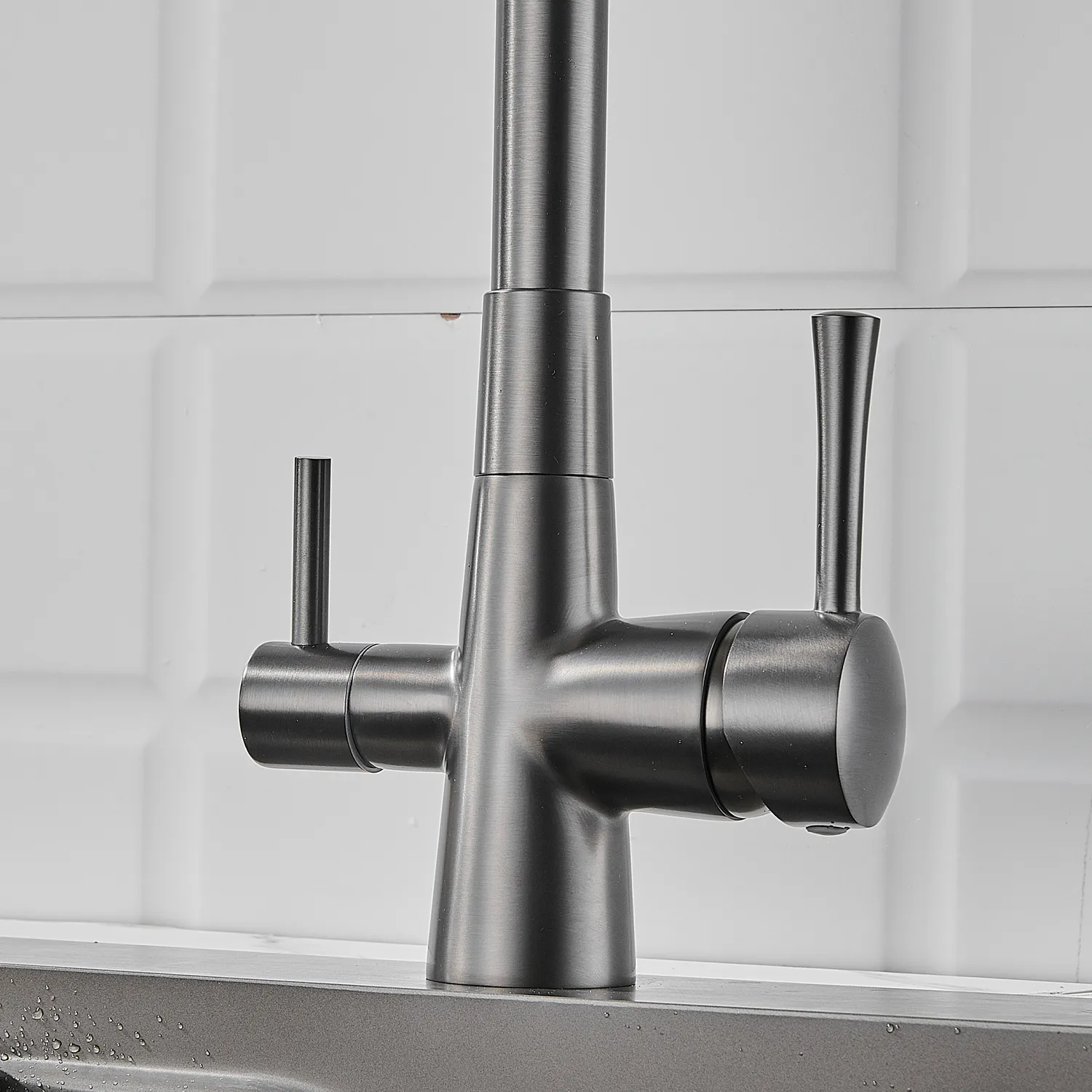 Смеситель для кухни с подключением фильтра Shevanik S528T, оружейная сталь