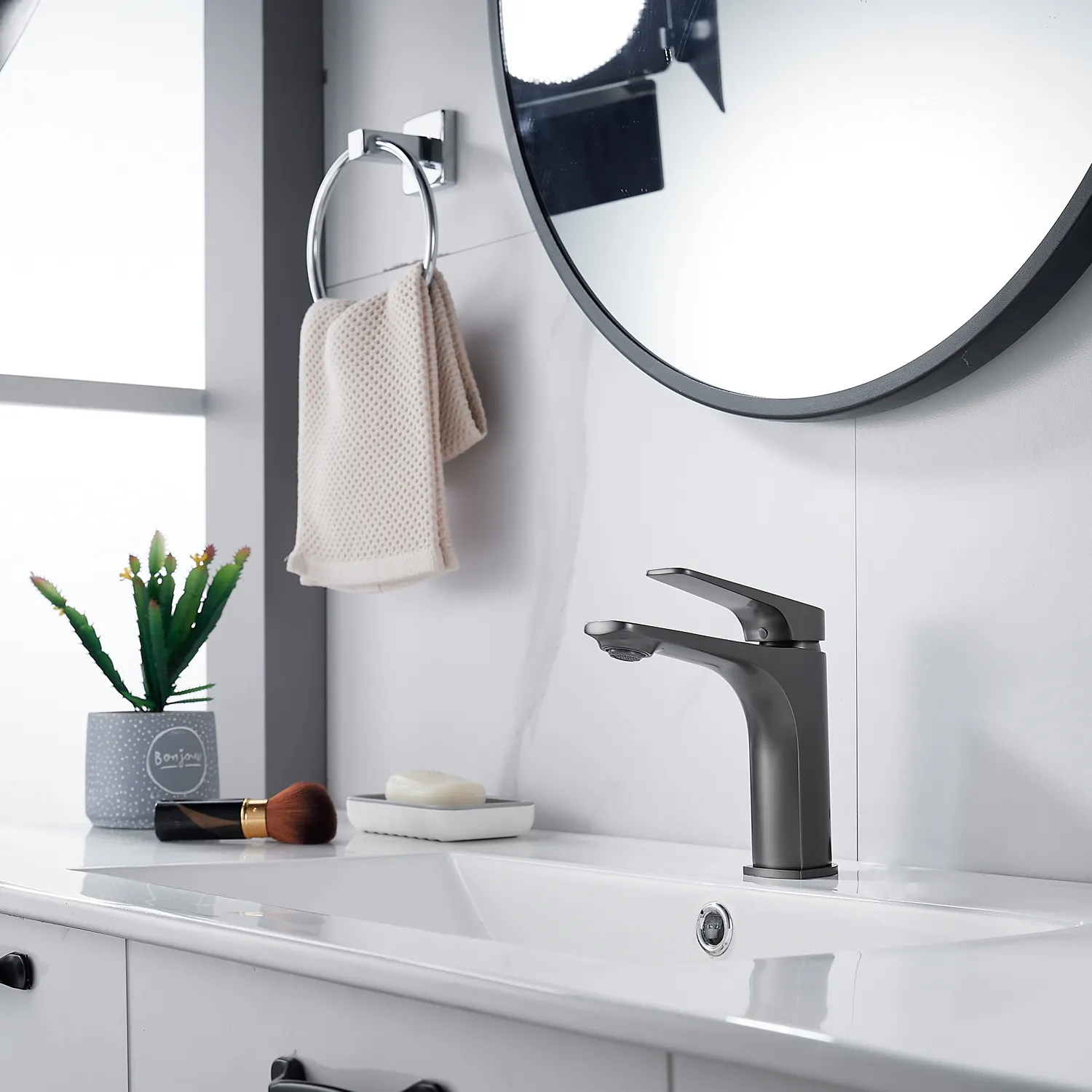 Смеситель для раковины Shevanik S4201T, оружейная сталь