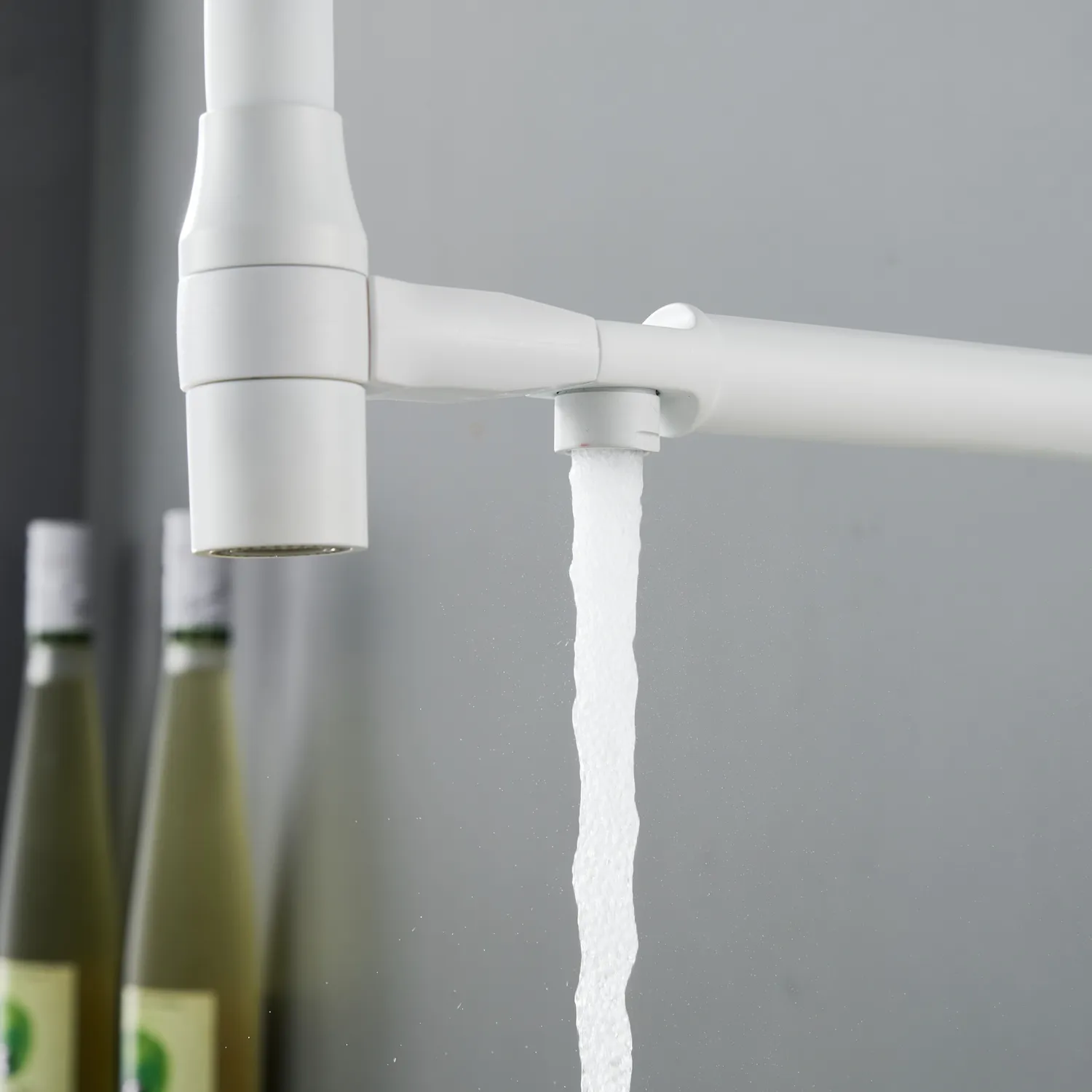 Смеситель для кухни с гибким изливом и подключением фильтра Shevanik S378C, белый