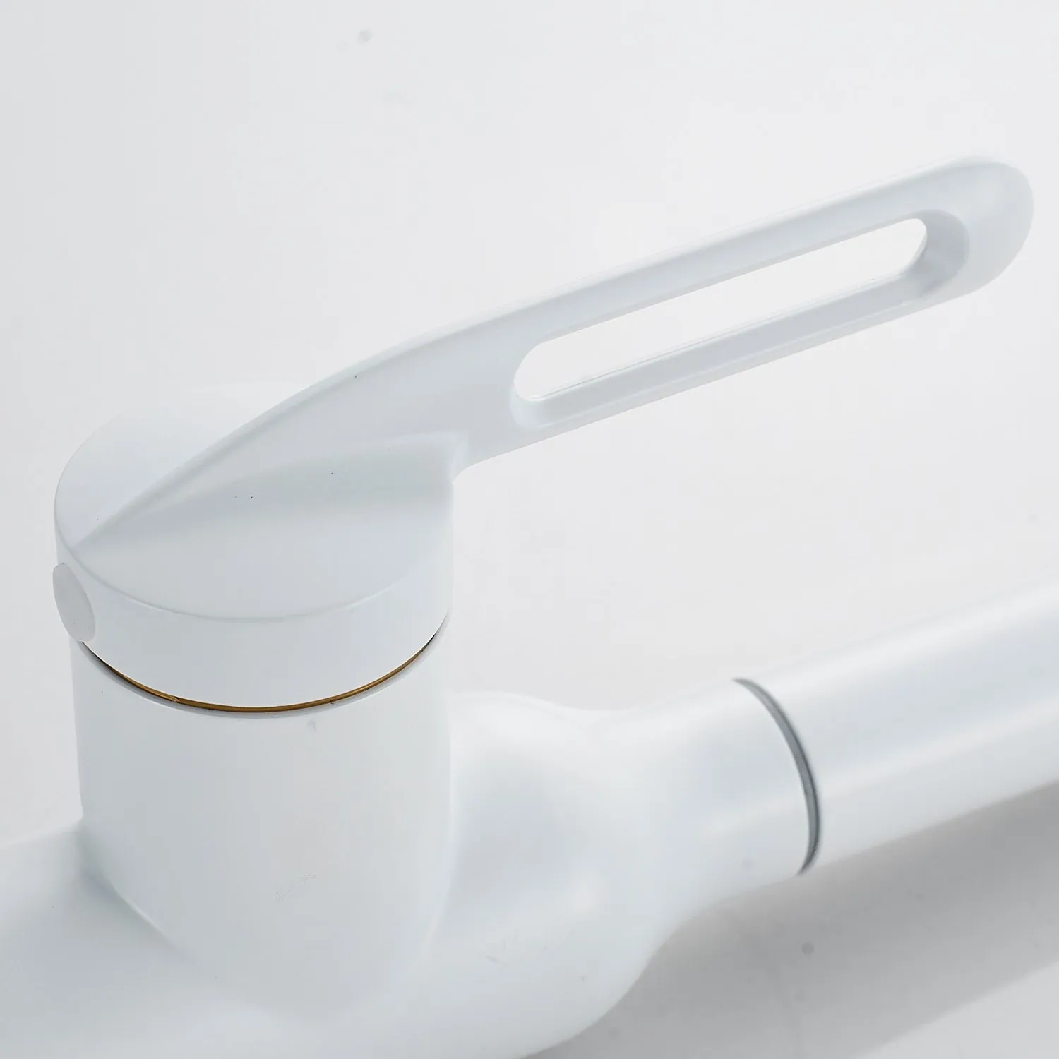 Смеситель для кухни с гибким изливом Raffine F303C-1, белый