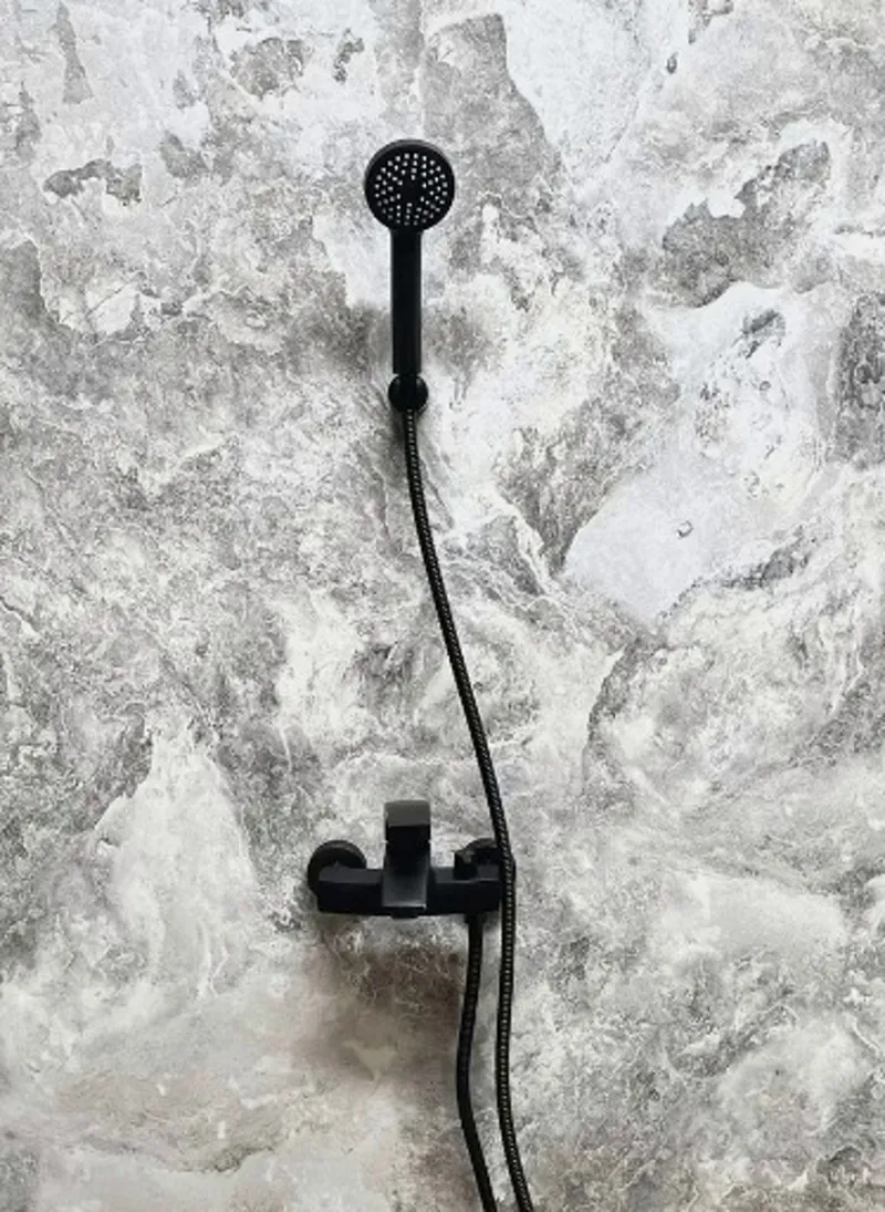 Смеситель для ванны D-Lin D130365-A, черный