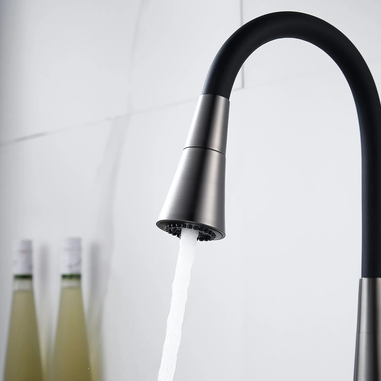 Смеситель для кухни с гибким изливом и режимом "душ" Rose R213T, оружейная сталь