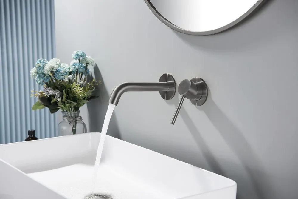 AQ1313BGM ЕВРОПА смеситель для раковины настенный 2 отв. (внешняя и скрытая часть), шлиф. черный хром