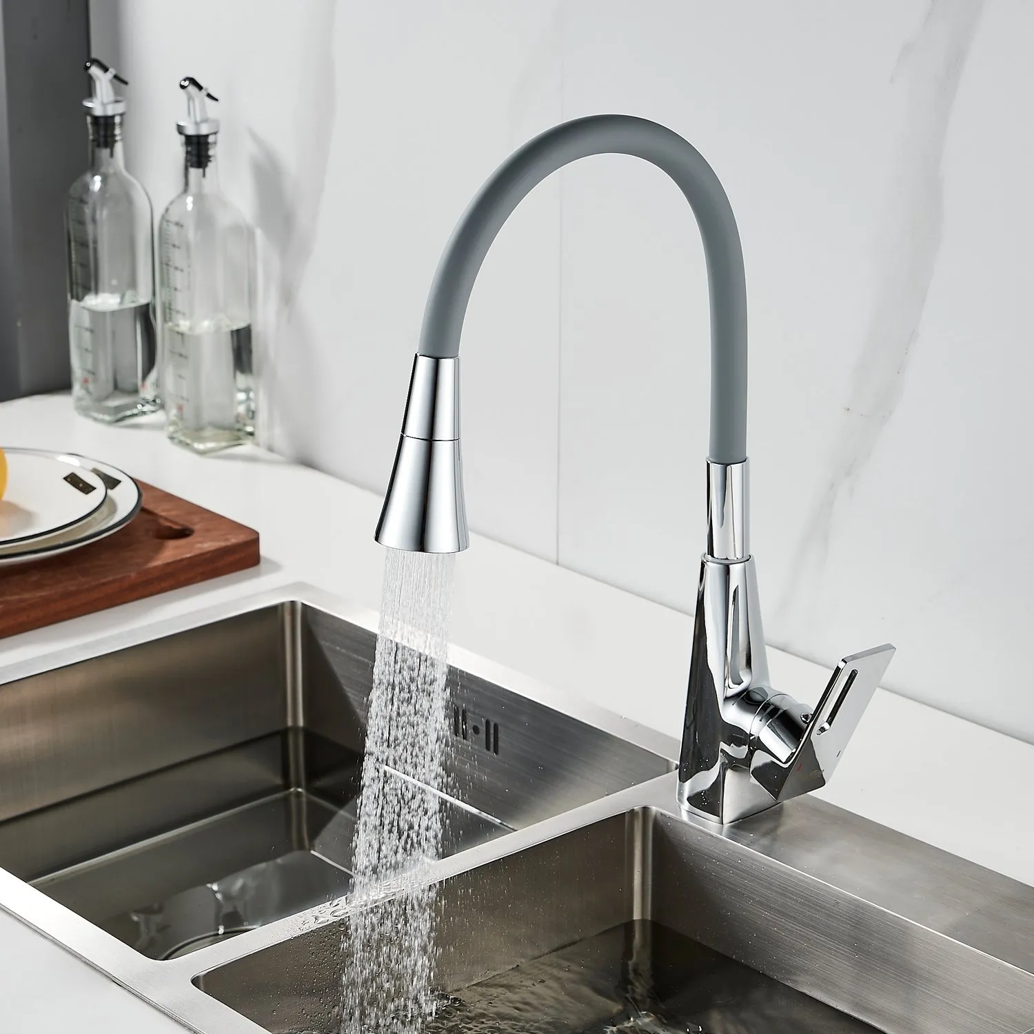 Смеситель для кухни с гибким изливом Raffine F313-9, хром