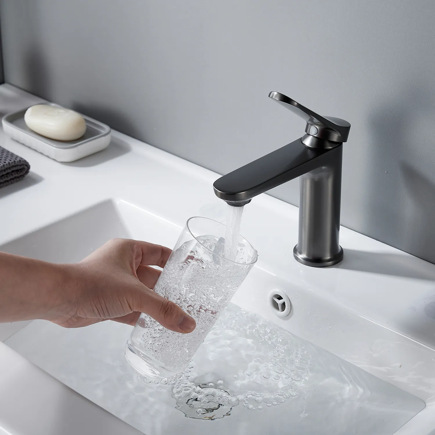 Смеситель для раковины Shevanik S4301T, оружейная сталь