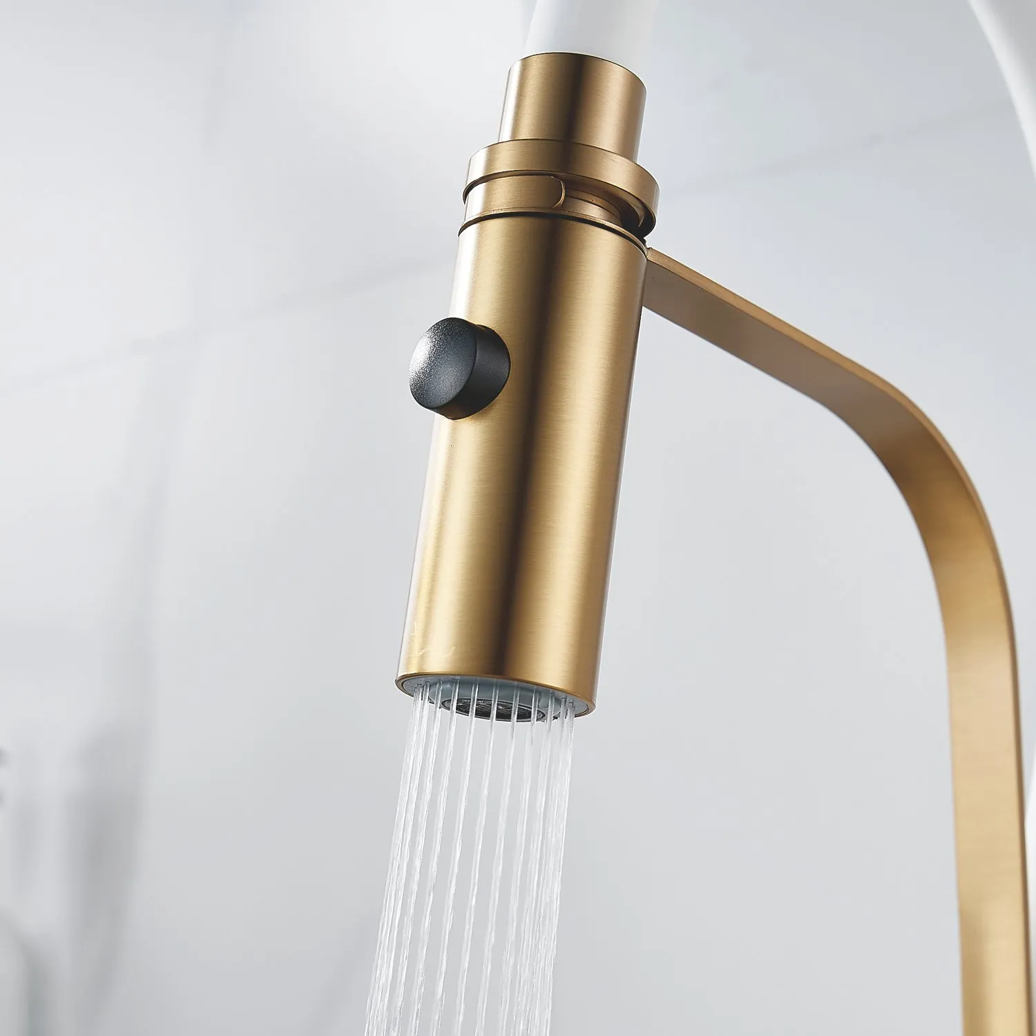 Смеситель для кухни с гибким изливом и режимом "душ" Shevanik S943G-1, золотой сатин