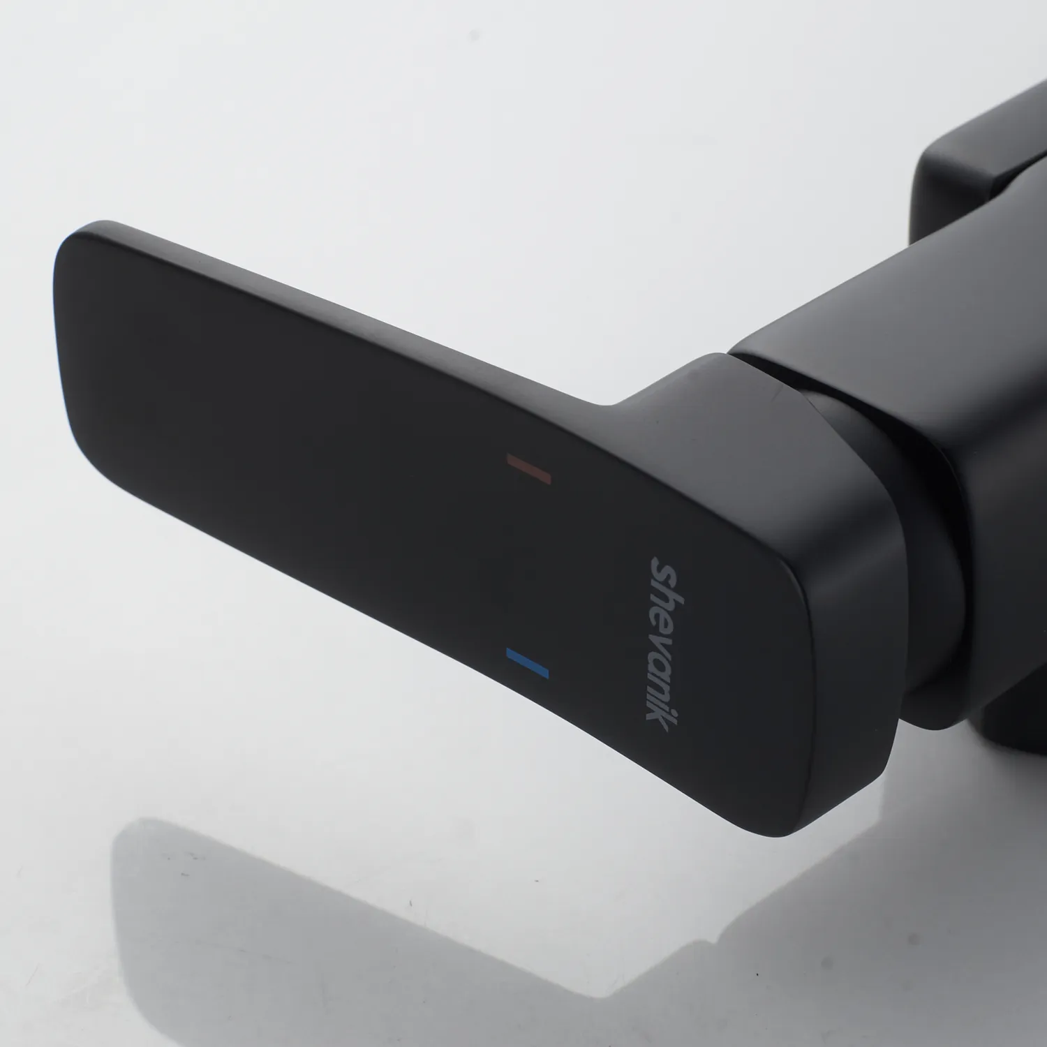 Смеситель для ванны Shevanik S9952H, черный