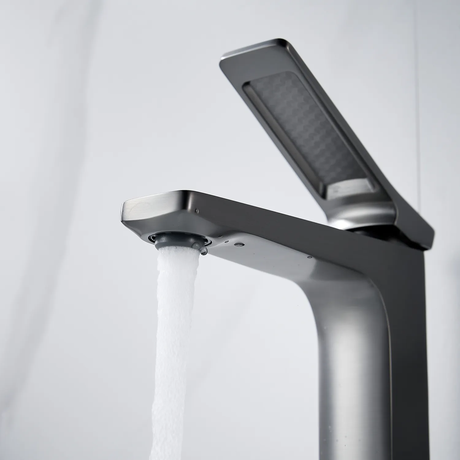 Смеситель для раковины Shevanik S4601T, оружейная сталь