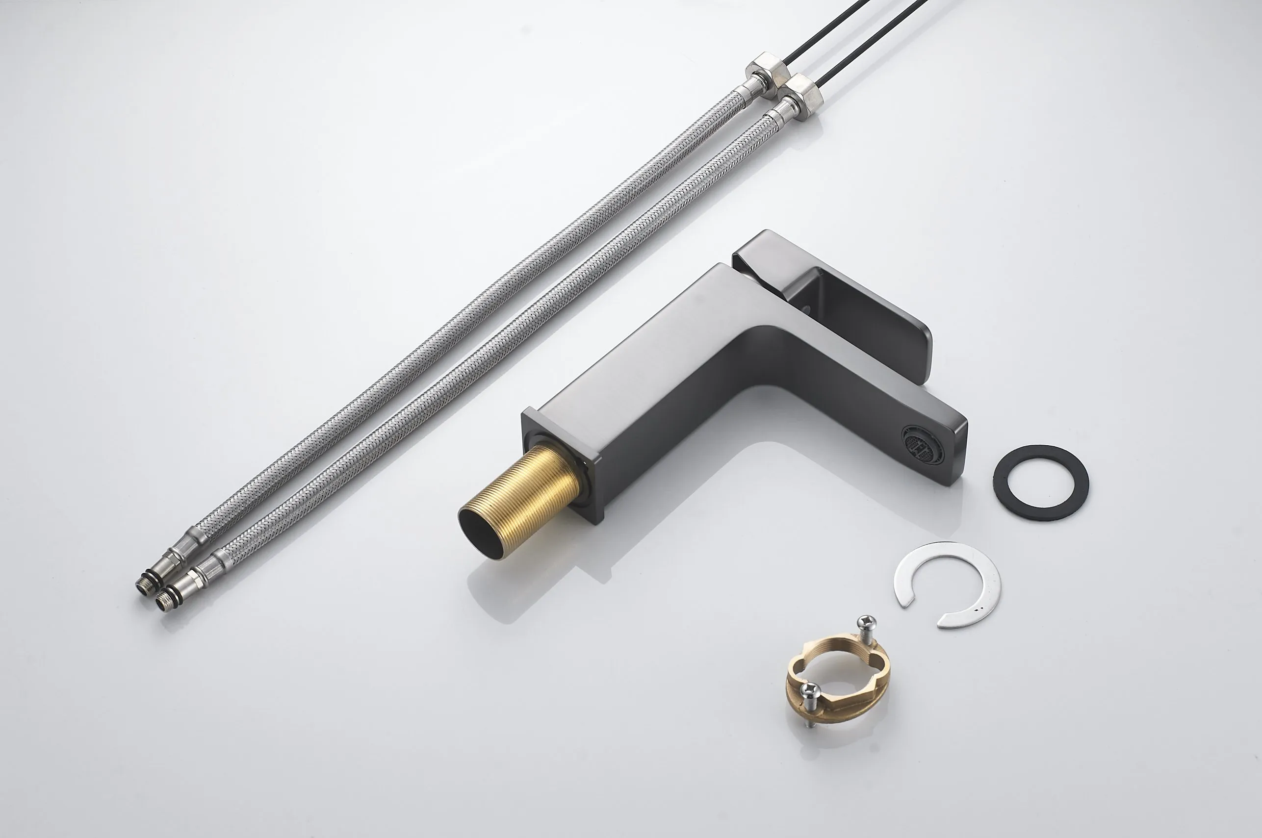 Смеситель для раковины Shevanik S9701T, оружейная сталь