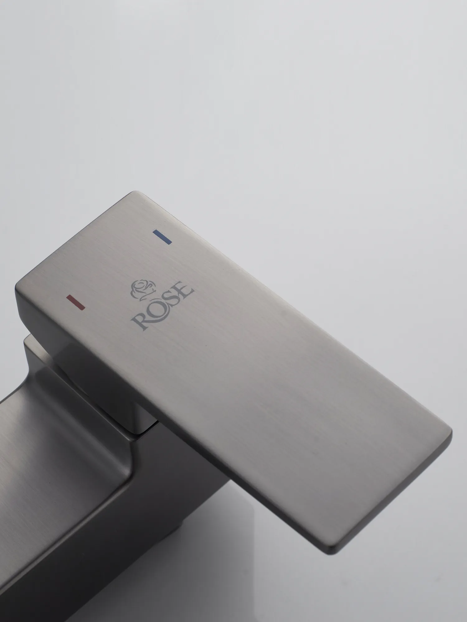 Смеситель для ванны Rose R2802T, оружейная сталь