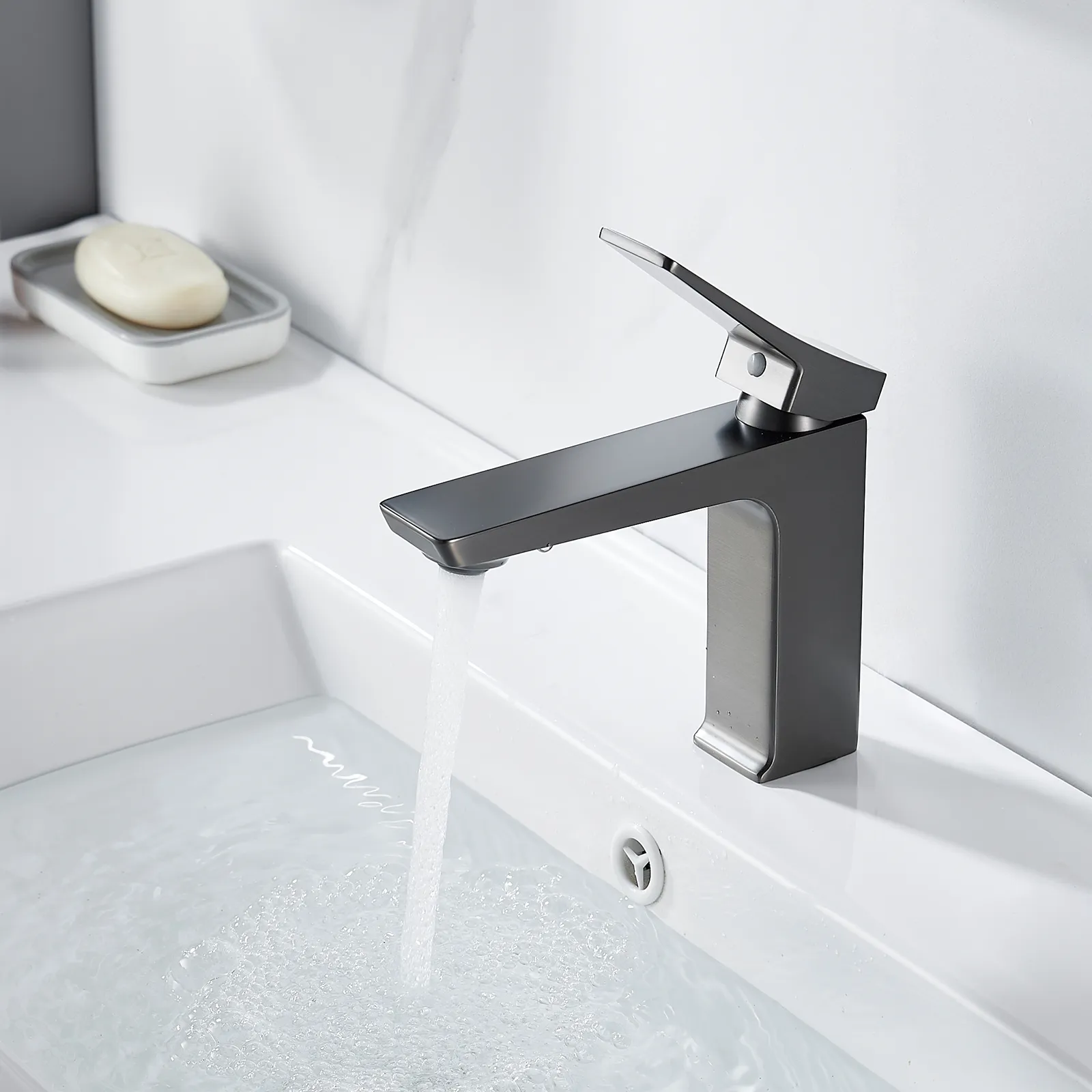 Смеситель для раковины Shevanik S4401T, оружейная сталь