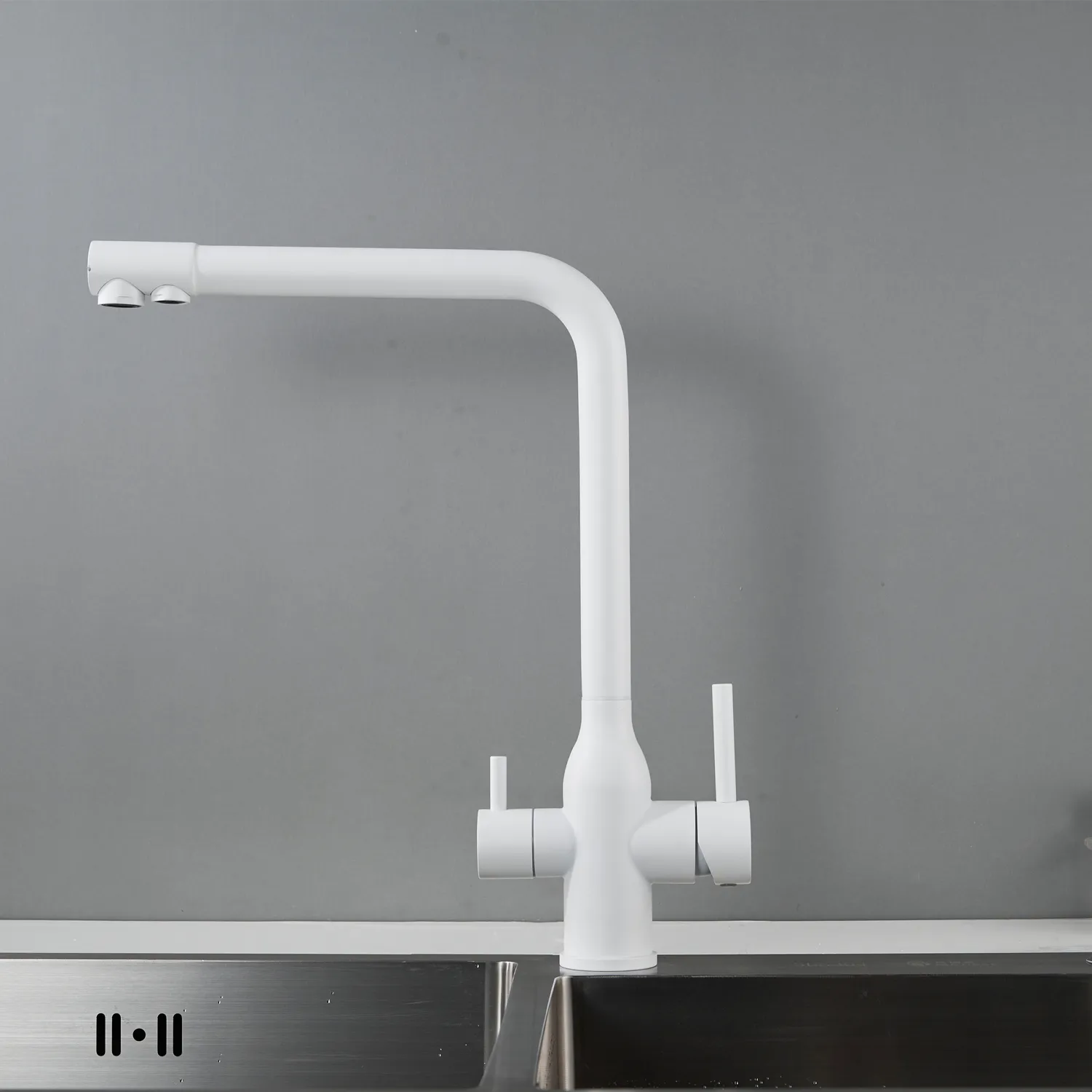 Смеситель для кухни с подключением фильтра Shevanik S248C, белый