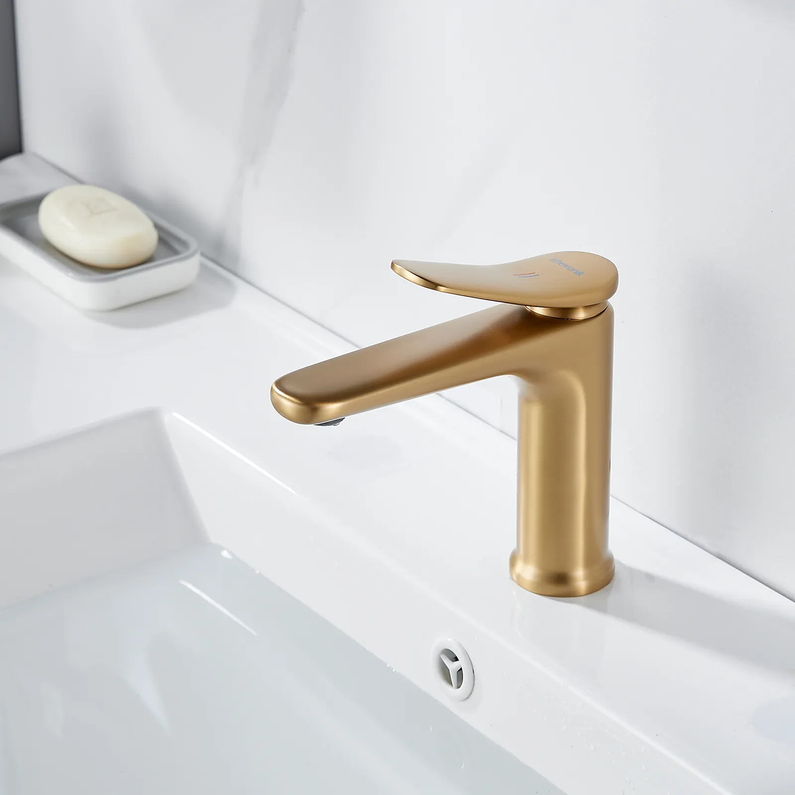 Смеситель для раковины Shevanik S4701G, золотой сатин