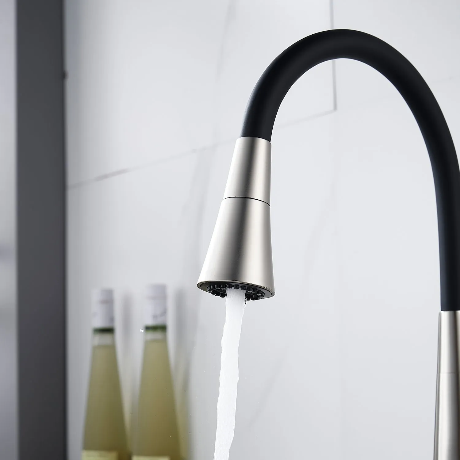 Смеситель для кухни с гибким изливом и режимом "душ" Rose R213L, сатин