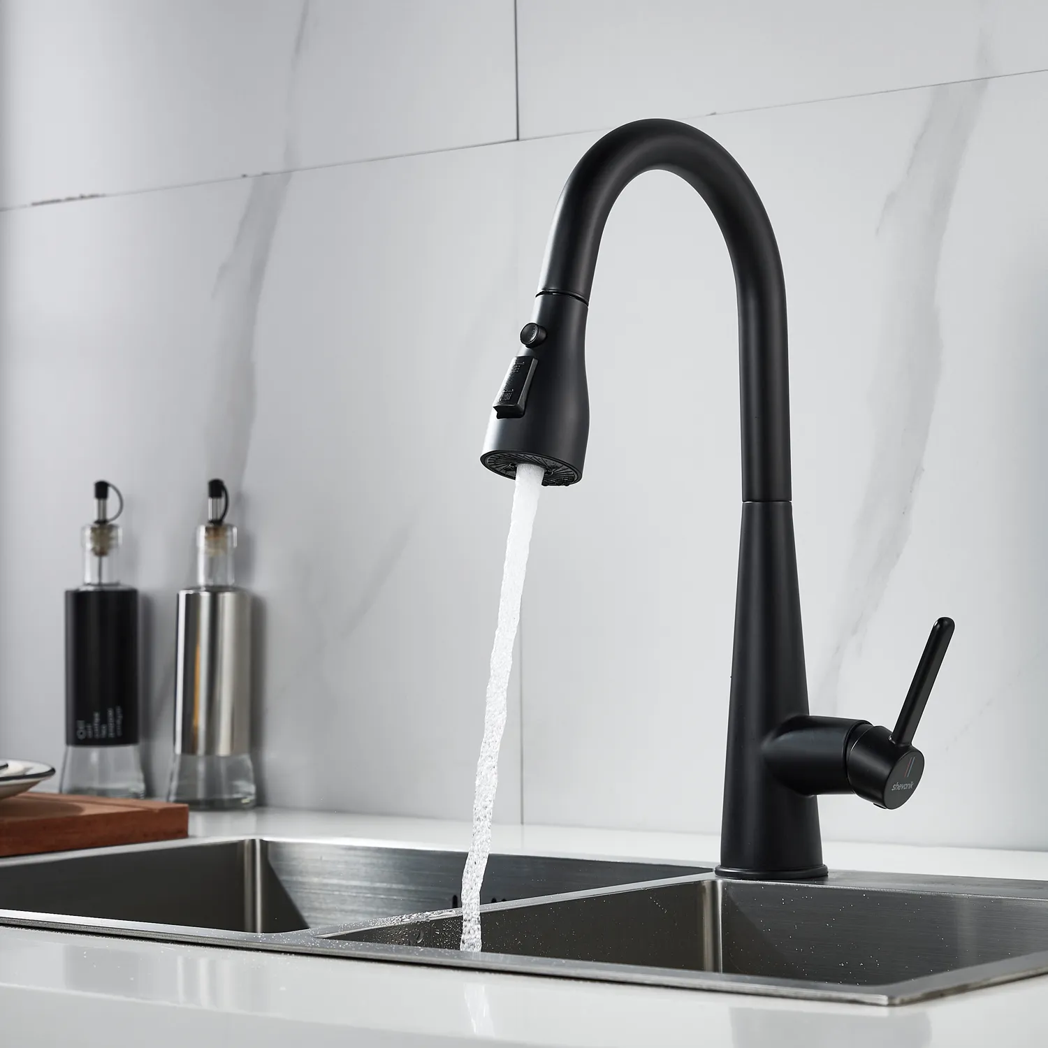 Смеситель для кухни с выдвижным изливом Shevanik S363H, черный