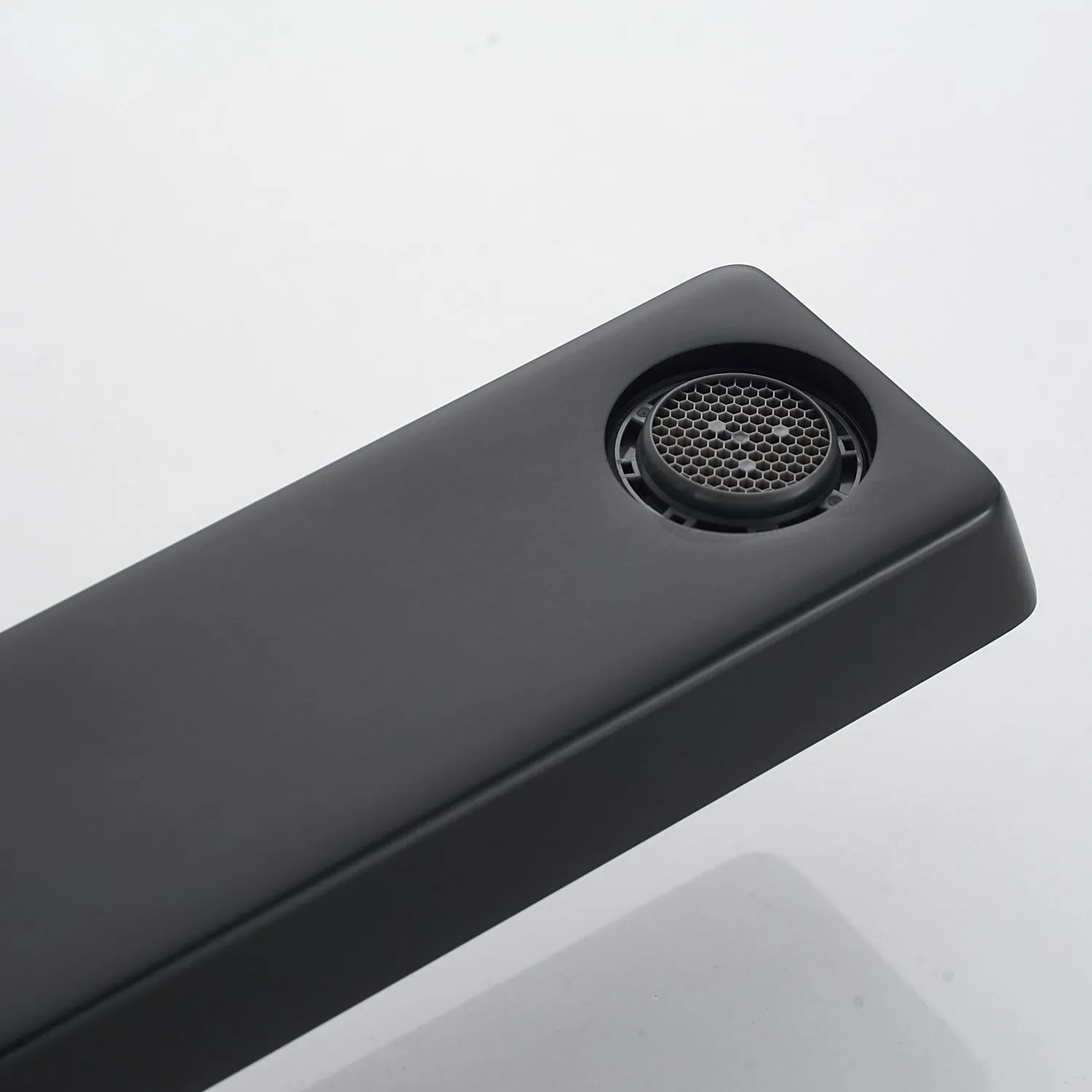 Смеситель для раковины высокий Rose R18H R1811H-1, черный