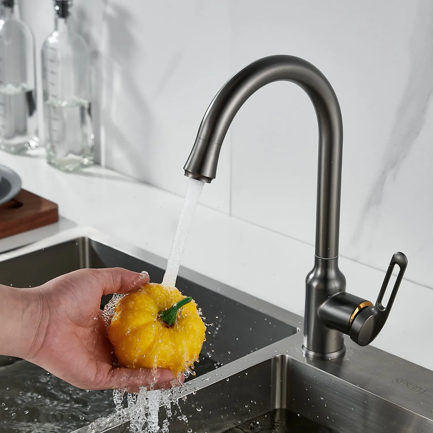 Смеситель для кухни Raffine F103T, оружейная сталь